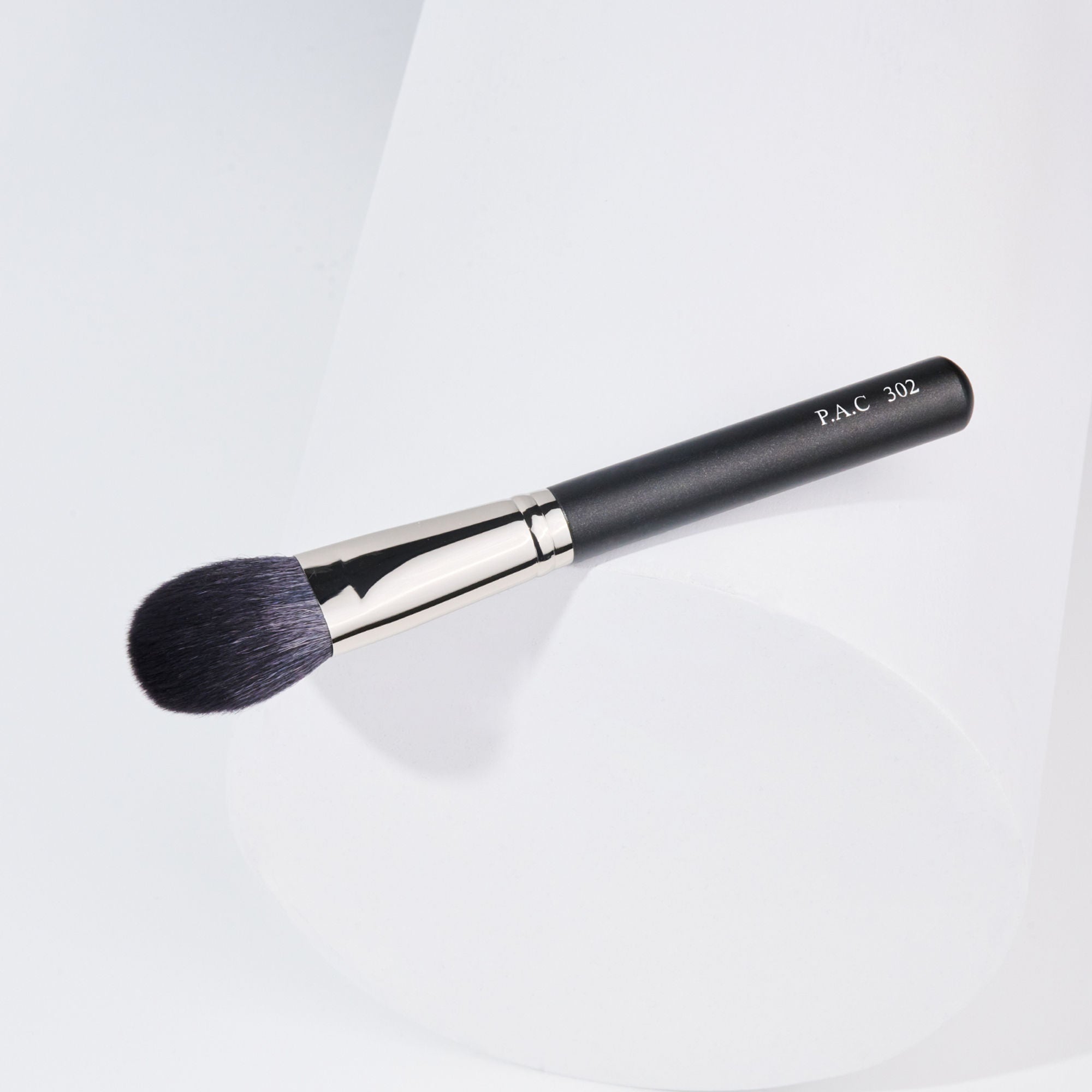 PAC Studio Blush Brush - 302