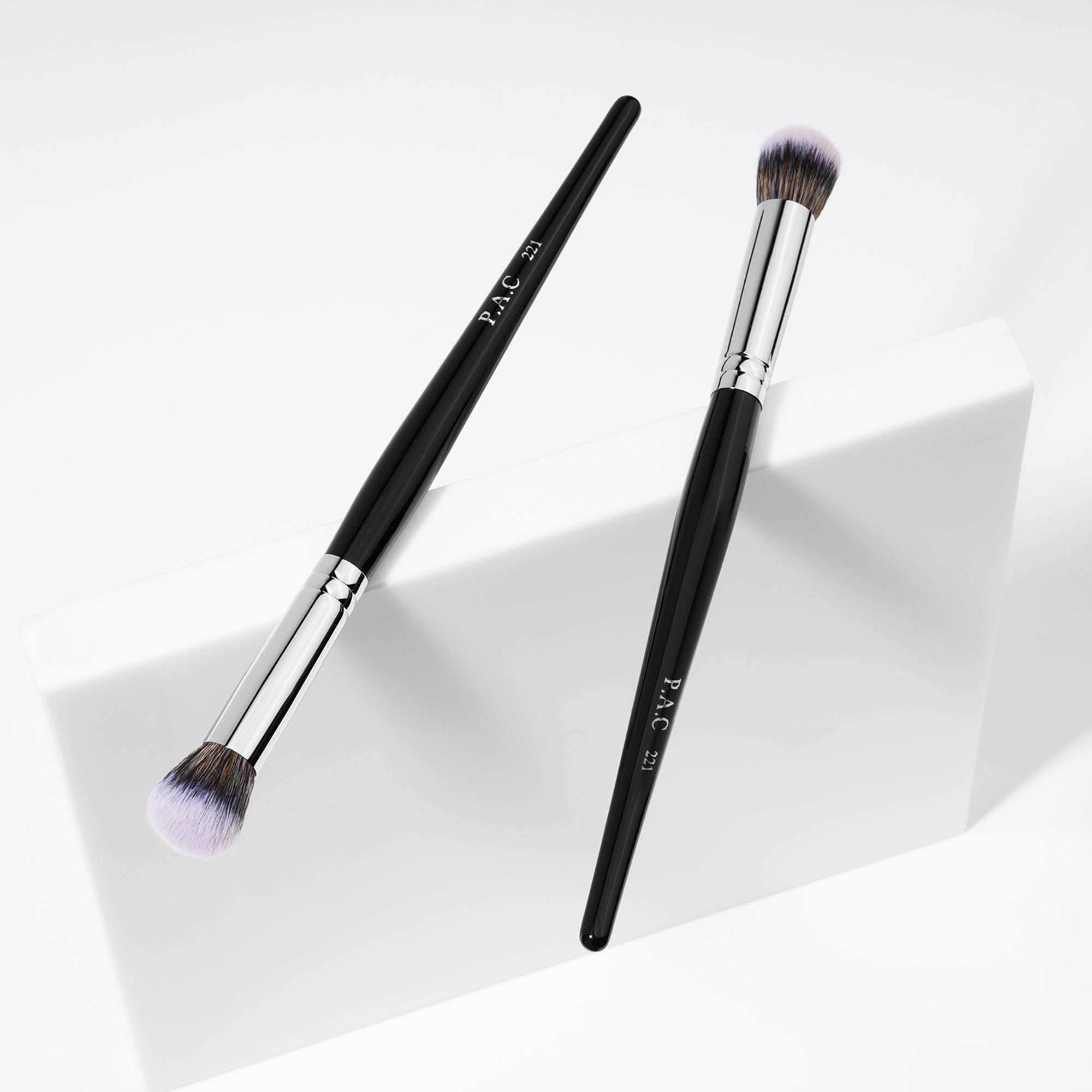 PAC Studio Powder Brush - 221 - Distacart