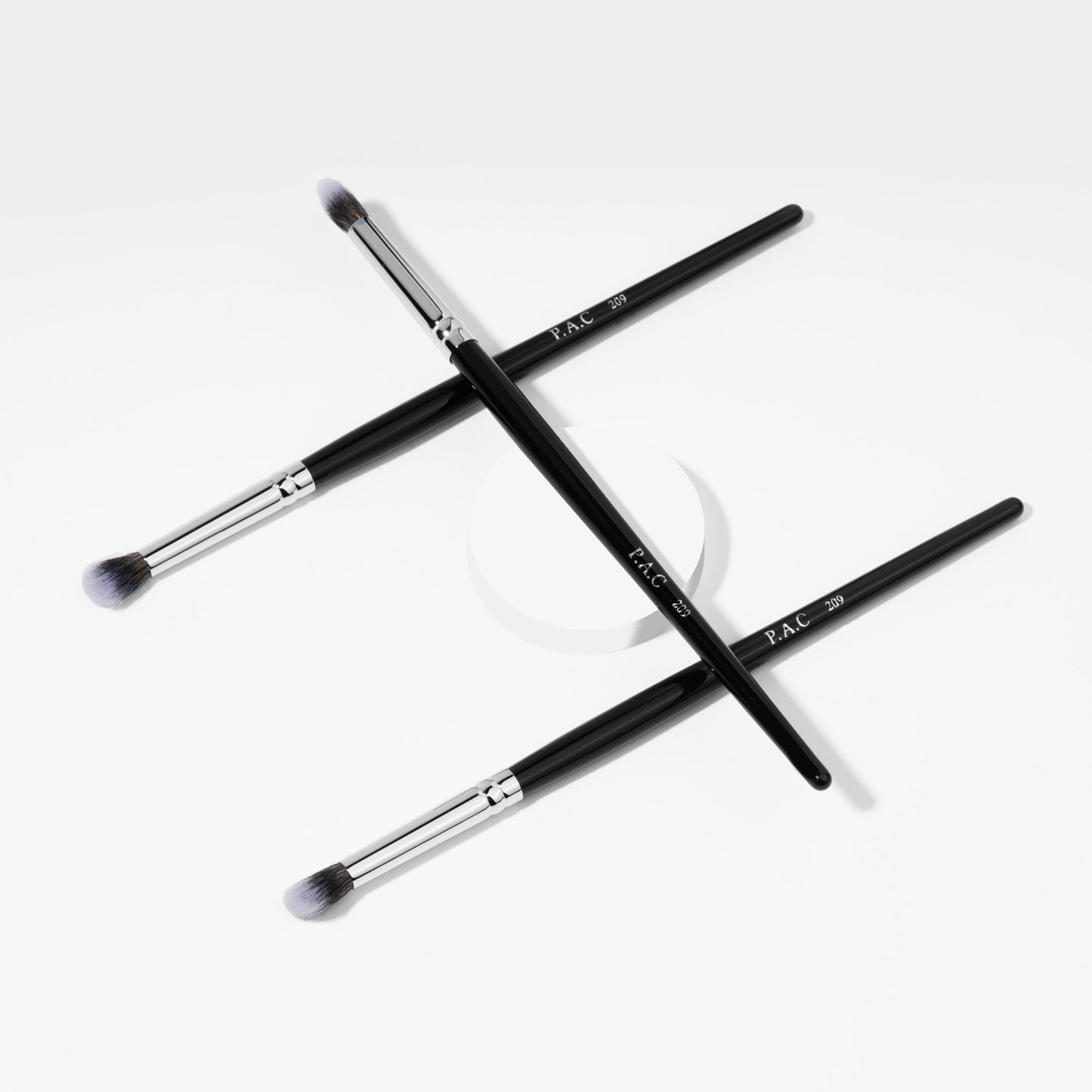 PAC Studio Blending Eyeshadow Brush - 209 - Distacart