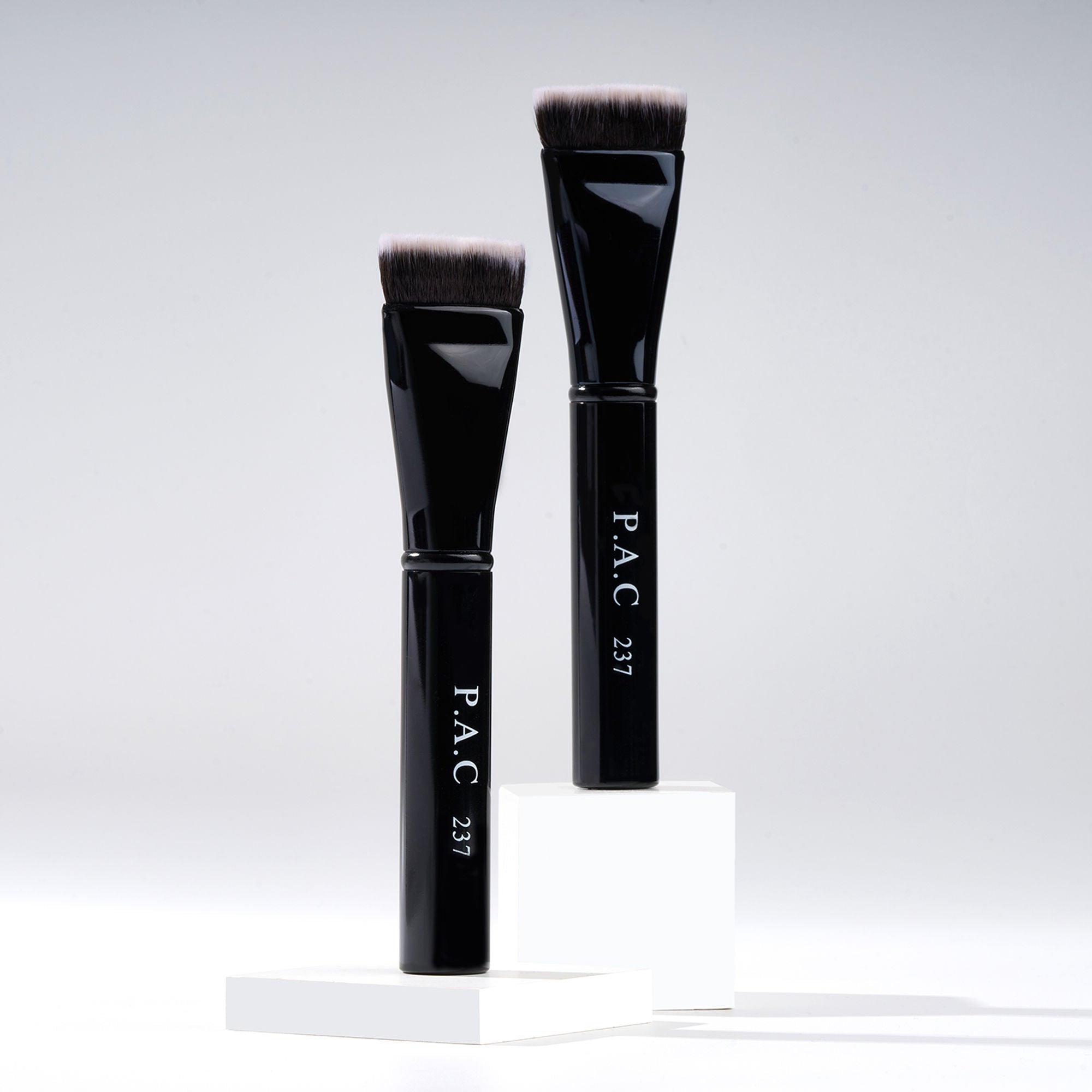 PAC Studio Contouring Brush - 237 - Distacart