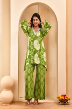 Thumbnail for Vaasva Women Green Cotton Cord Set With Printed Pants