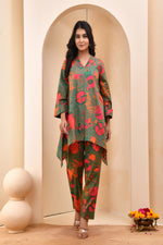 Thumbnail for Vaasva Women Floral Printed Kurta Pant Set