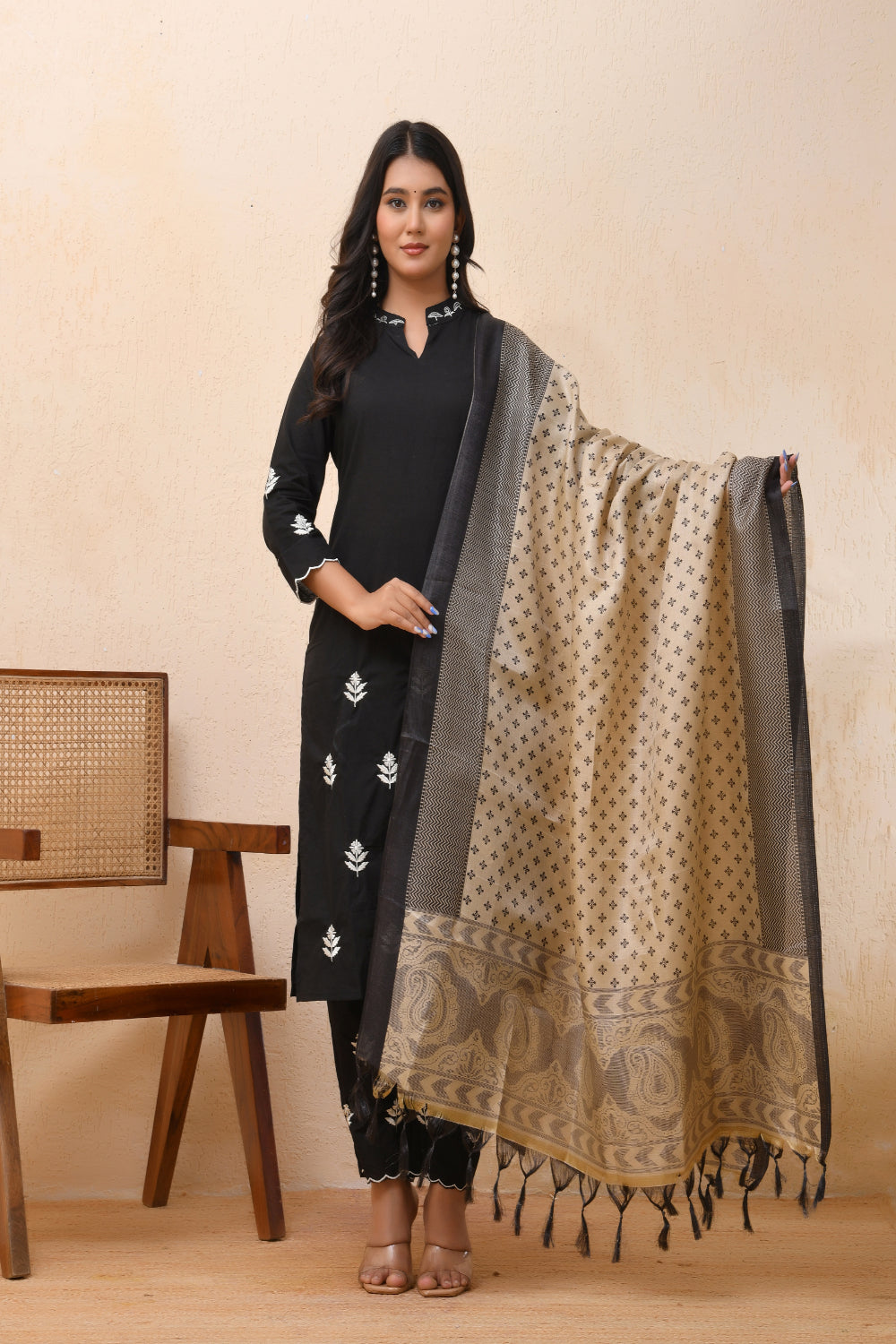 Vaasva Women Black Embroidered Suit Set