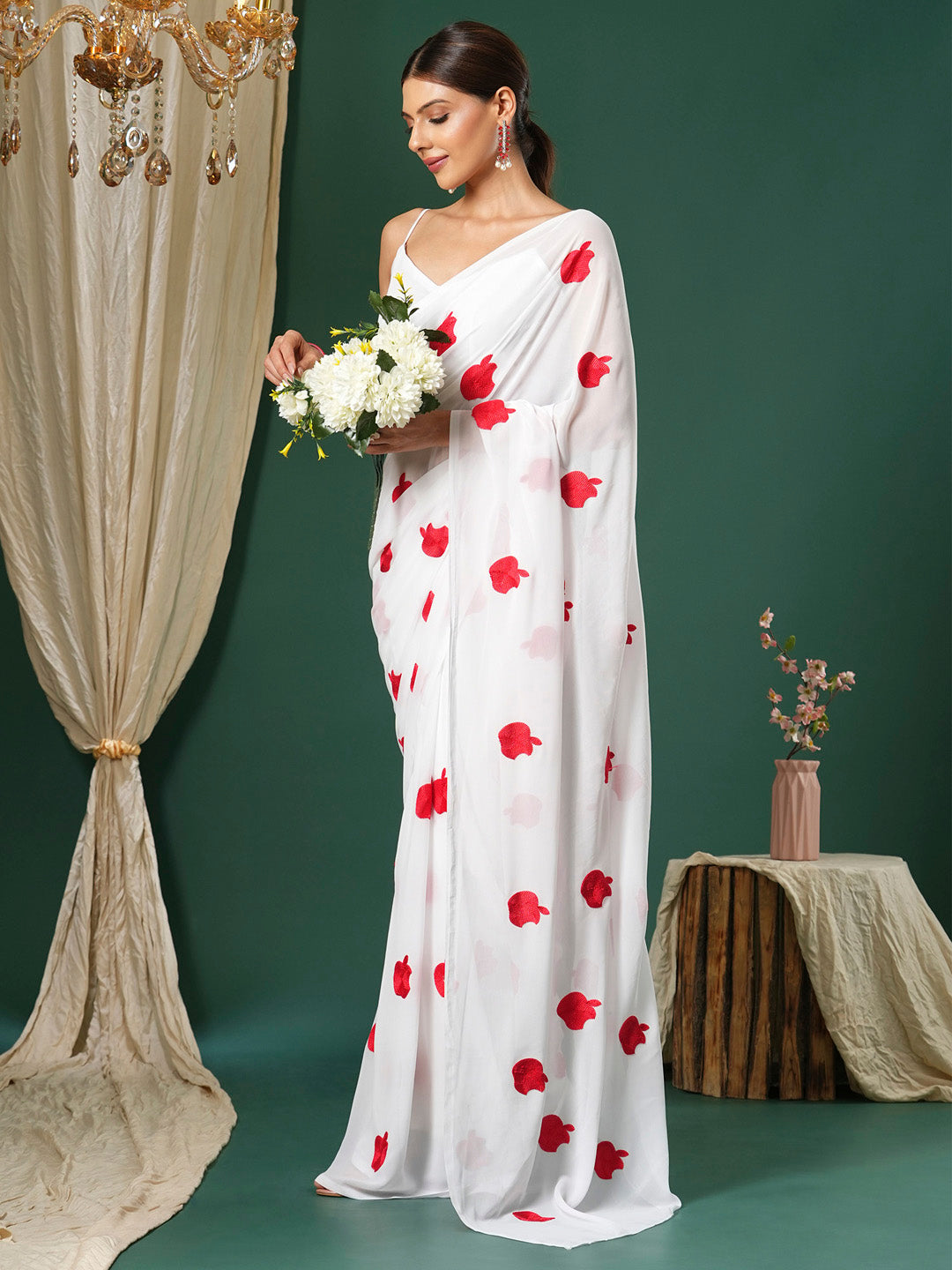 NOZ2TOZ Women's Georgette White Embroidered Designer Saree With Blouse Piece - Distacart