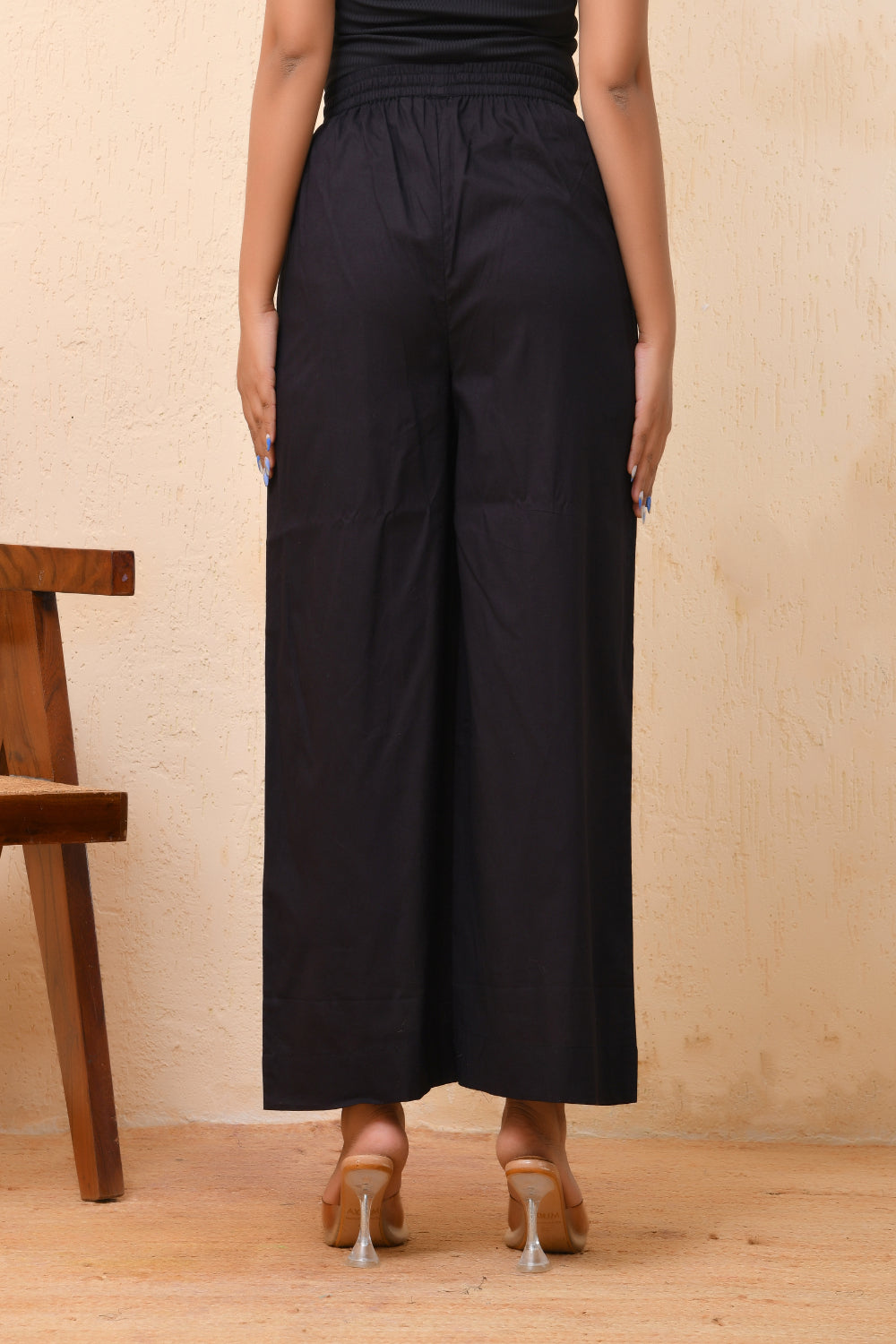 Vaasva Women White Solid Palazzo Pant - Distacart