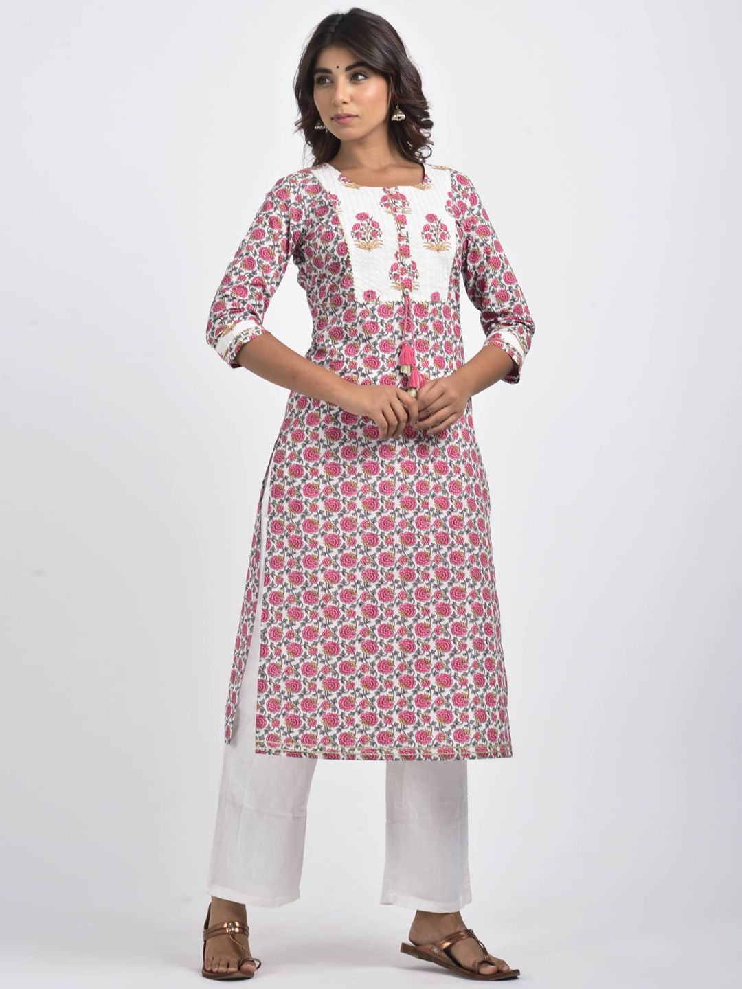 Swasti Women White Floral Printed Thread Work Floral Kurta - Distacart
