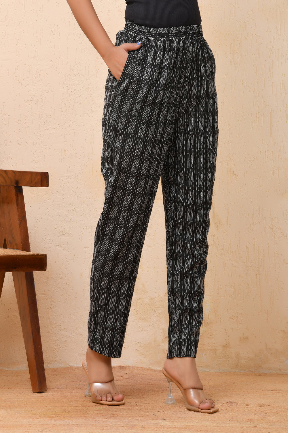 Vaasva Women Dobby Straight Pants