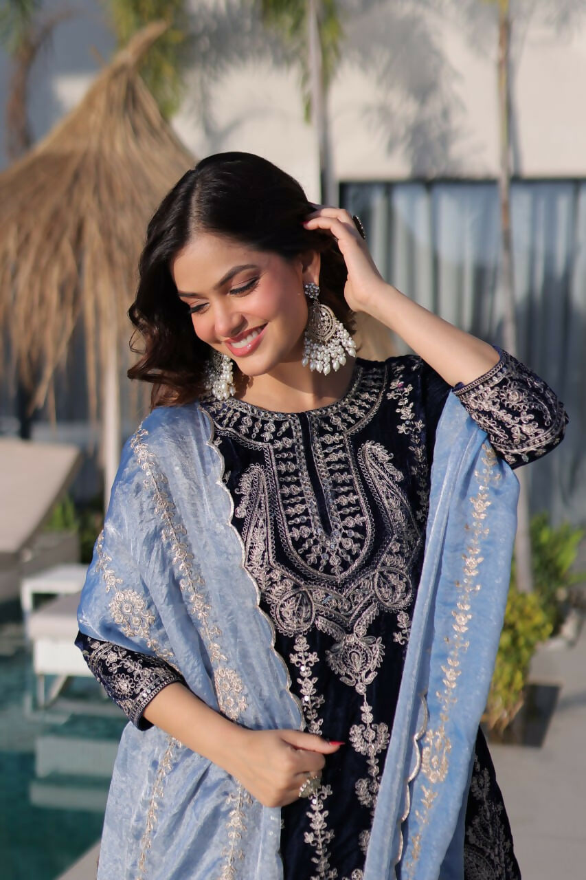 Teeya Creation Womens New Fancy Velvet With Rich Zari Embroidered Work Kurta Set - Dista