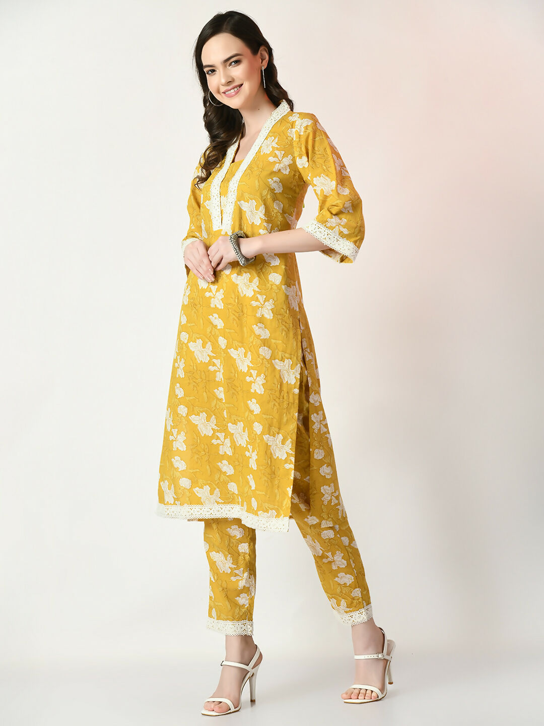 Myshka Women's Yellow Printed Kurta With Trousers - Distacart