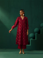 Thumbnail for trueBrowns Maroon Diamond Viscose Silk Puff Sleeve Kurta Pant Set - Distacart