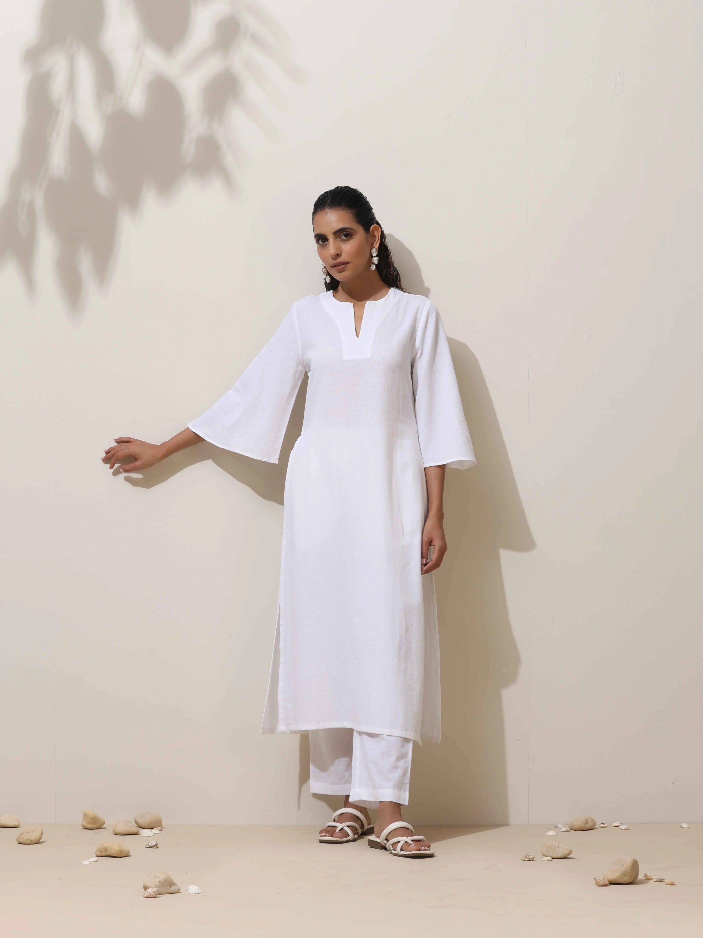 trueBrowns White Cotton Linen Kurta Pant Set - Distacart