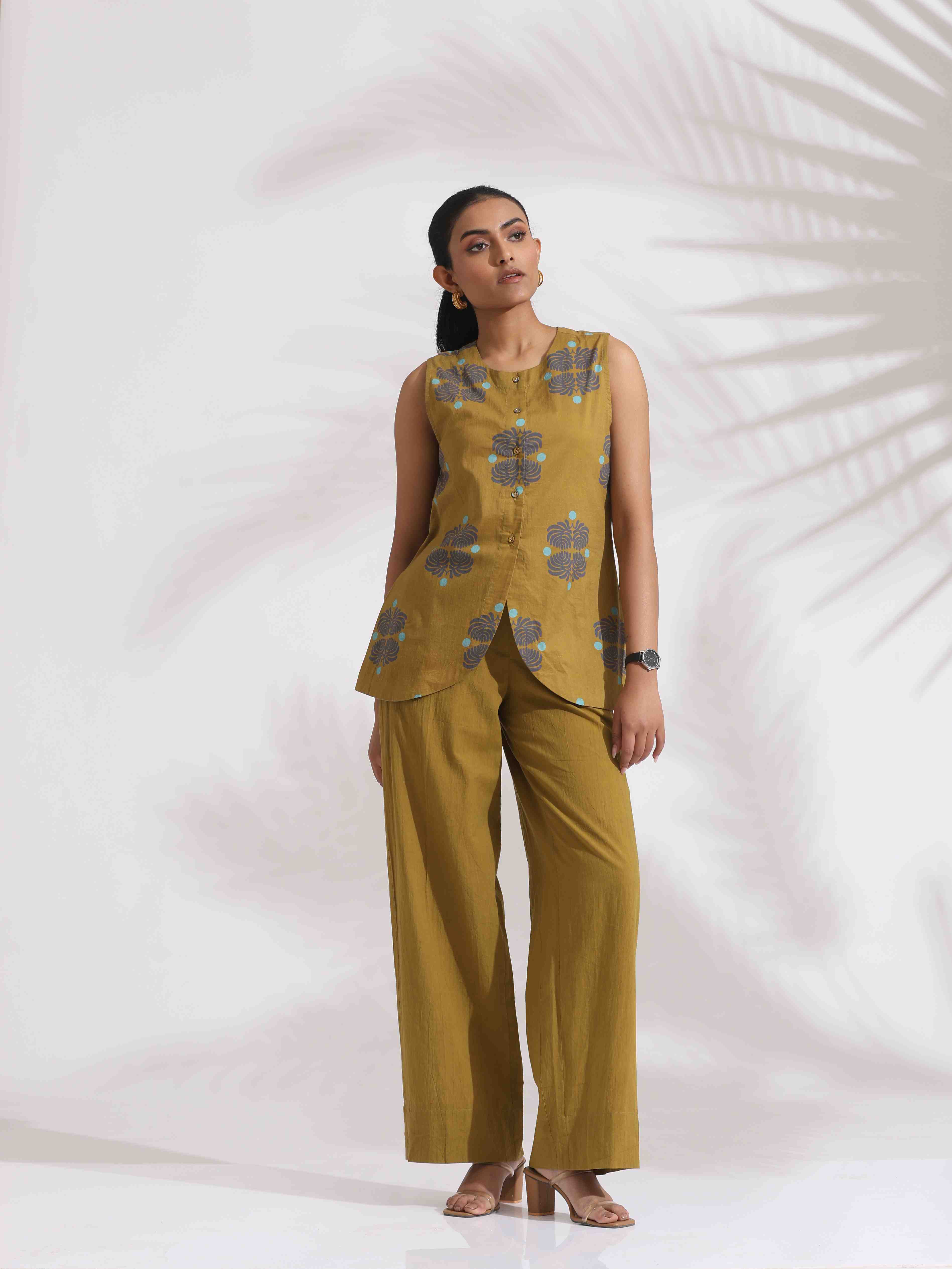trueBrowns Green Cotton Print Top & Flared Pants Co-ord Set - Distacart