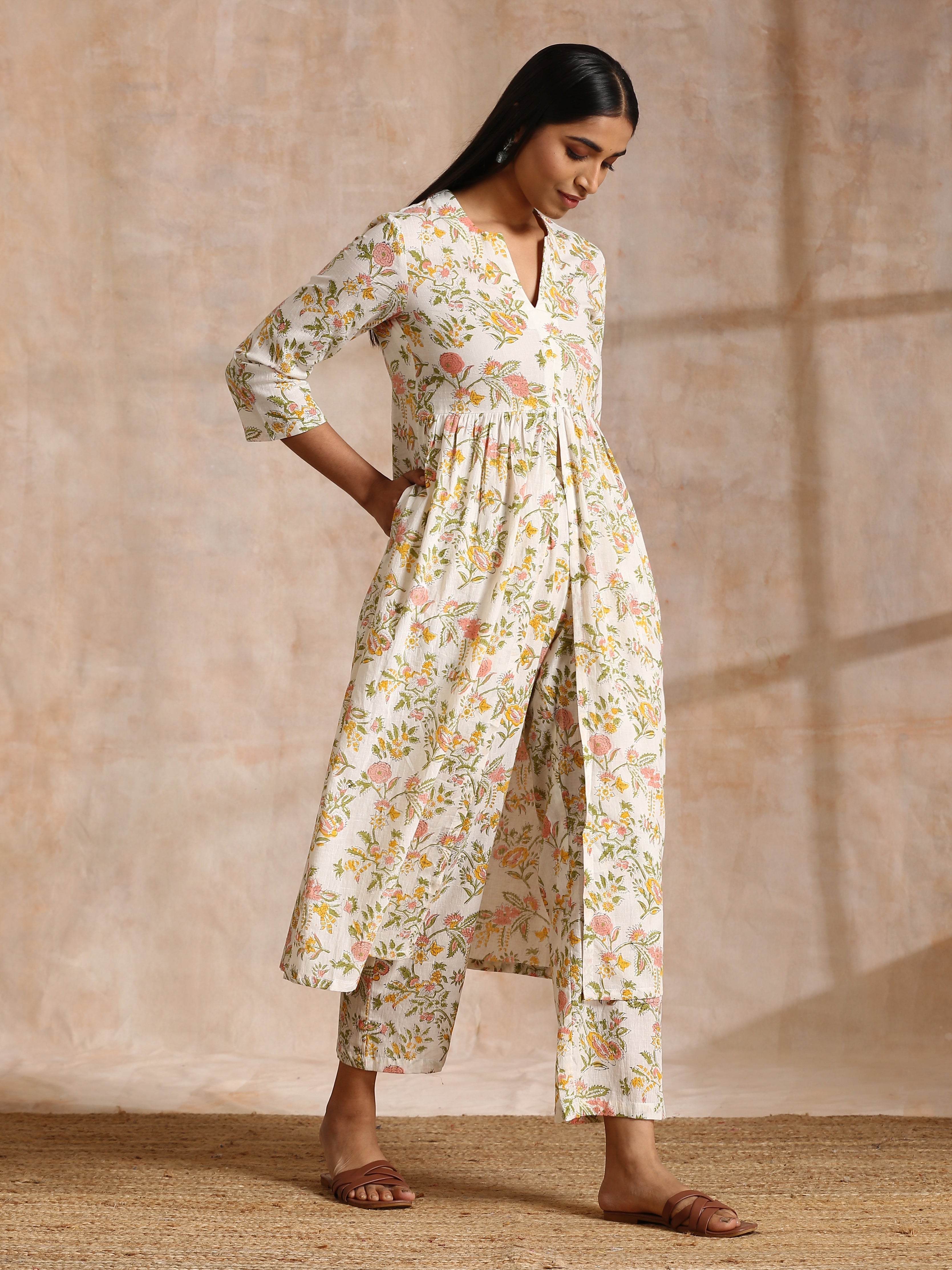 trueBrowns White Multi Color Overall Block Print Cotton Kurta Pant Set - Distacart