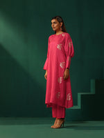 Thumbnail for trueBrowns Pink Floral Viscose Silk Round Neck Puff Sleeve Kurta Pant Set - Distacart