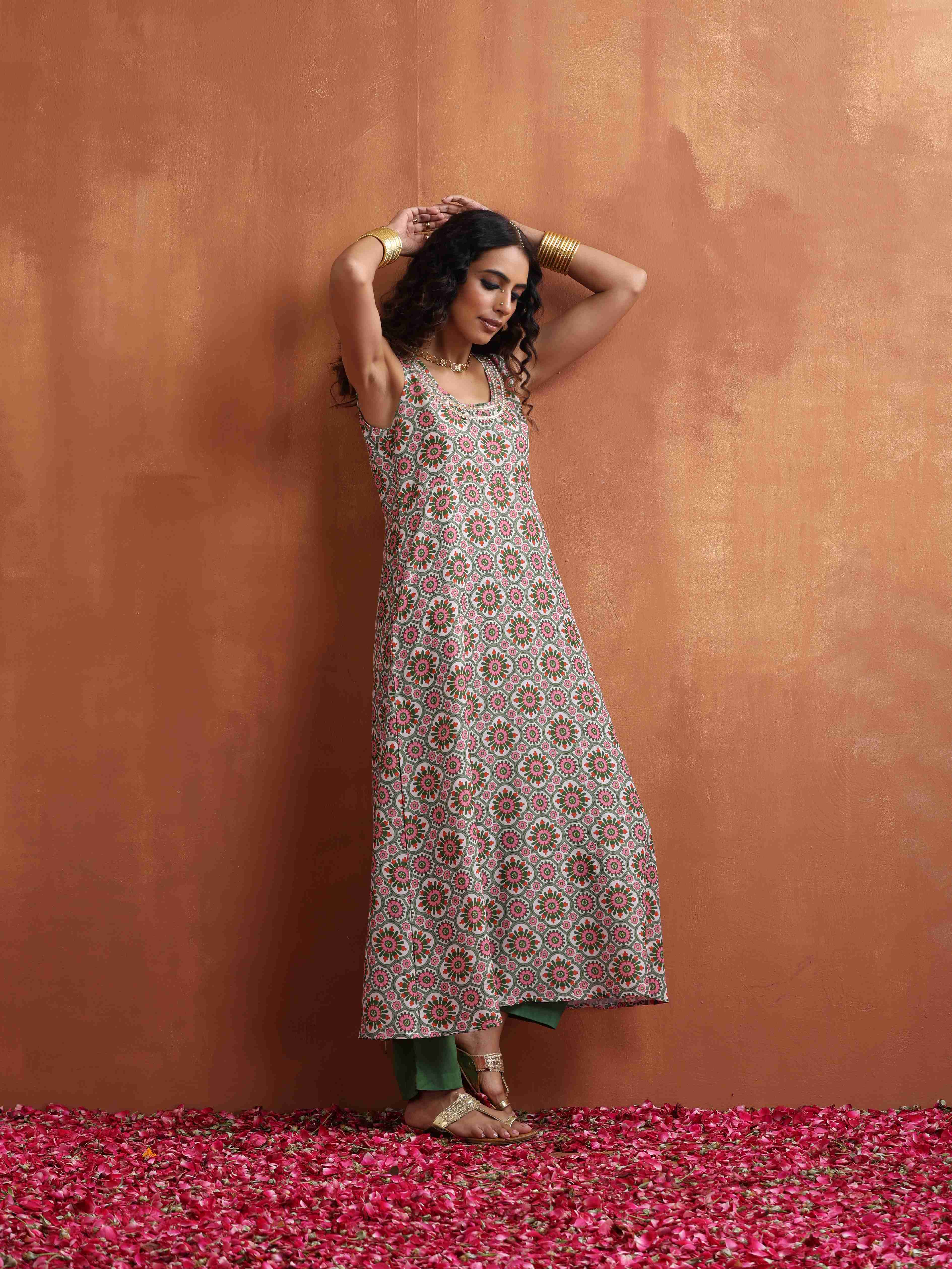 trueBrowns Off White Print Flared Anarkali Kurta Set - Distacart