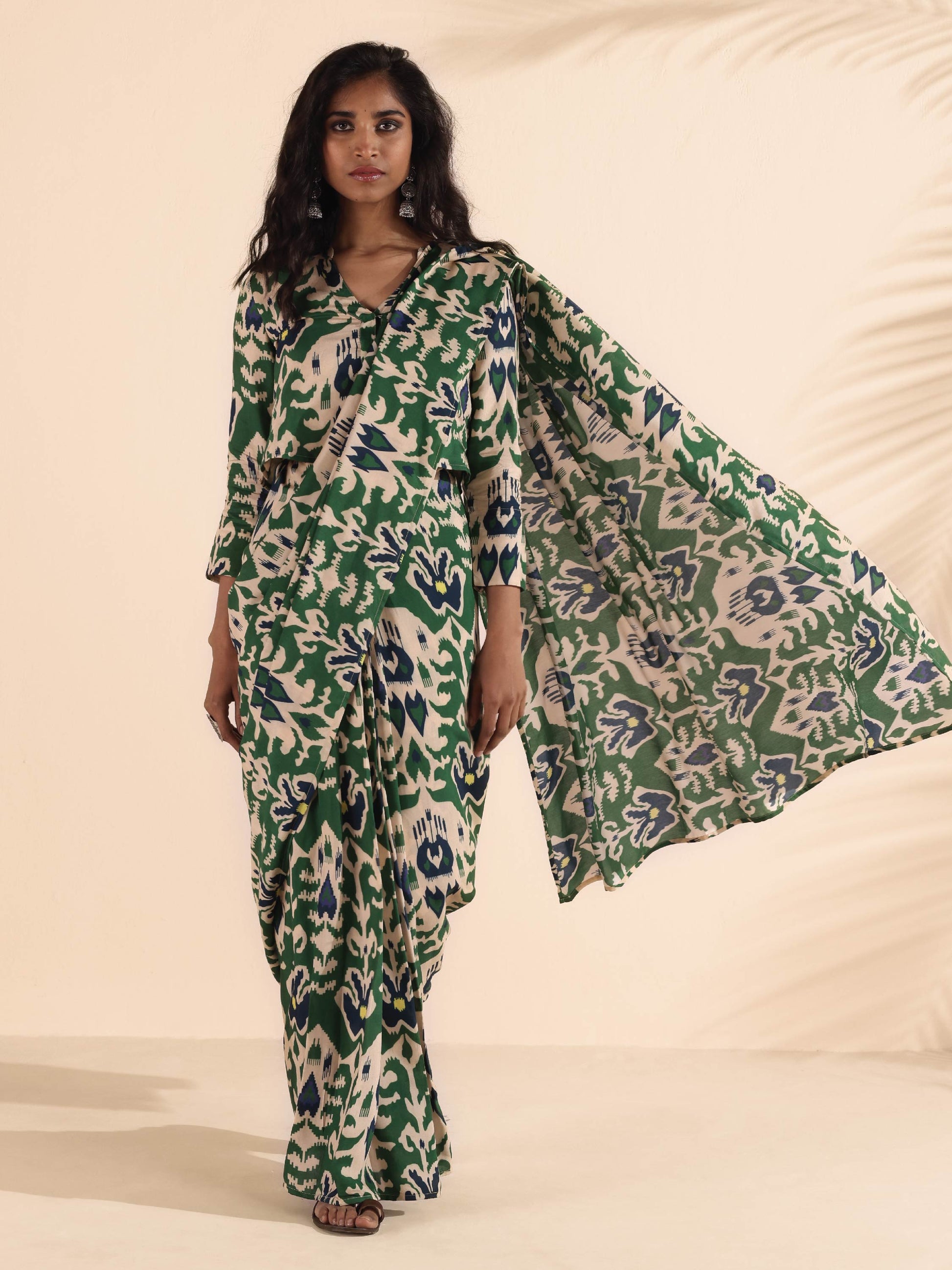 trueBrowns Green Muslin Ikat Saree - Distacart