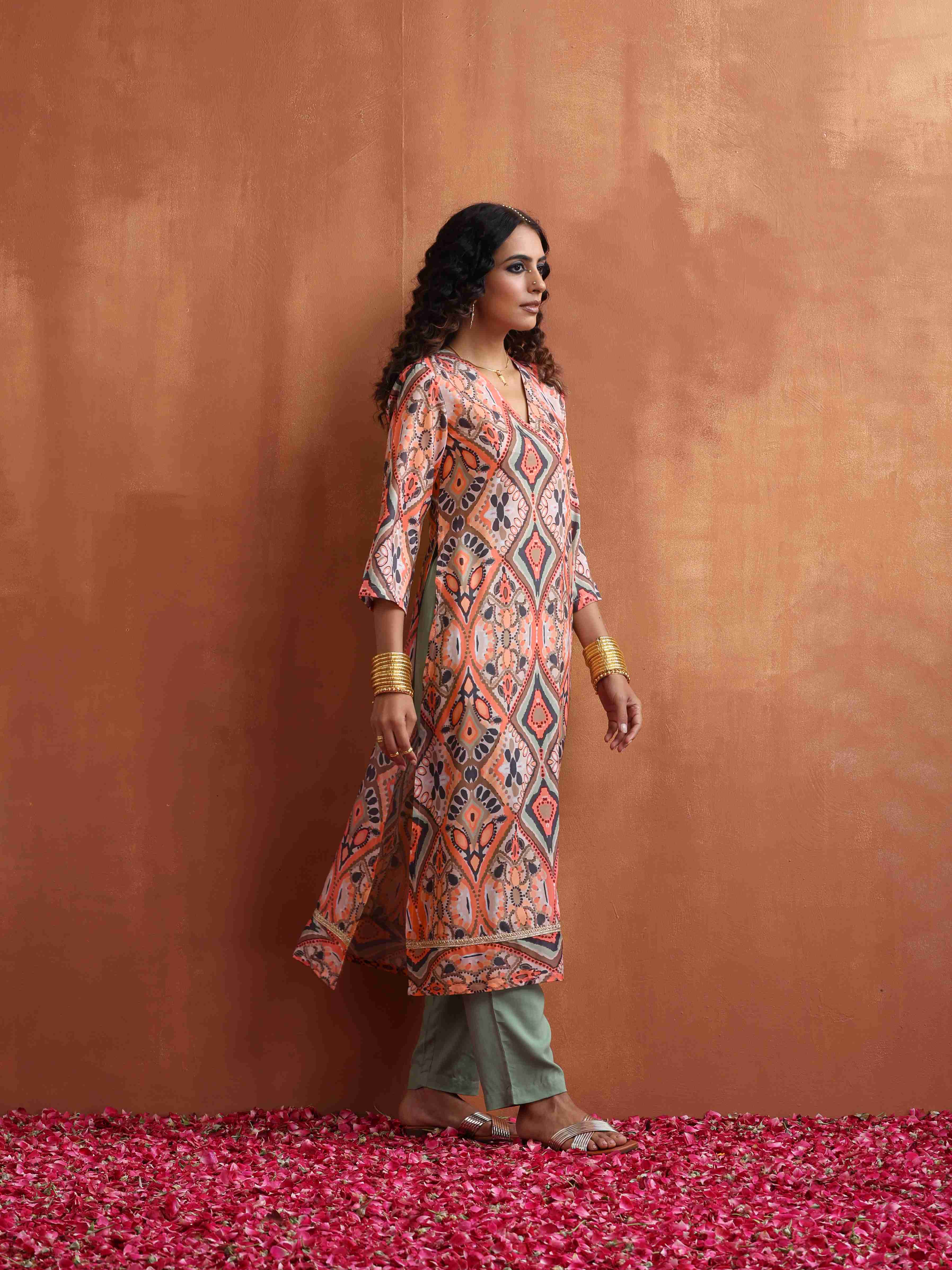 trueBrowns Beige Abstract Print Kurta Set - Distacart