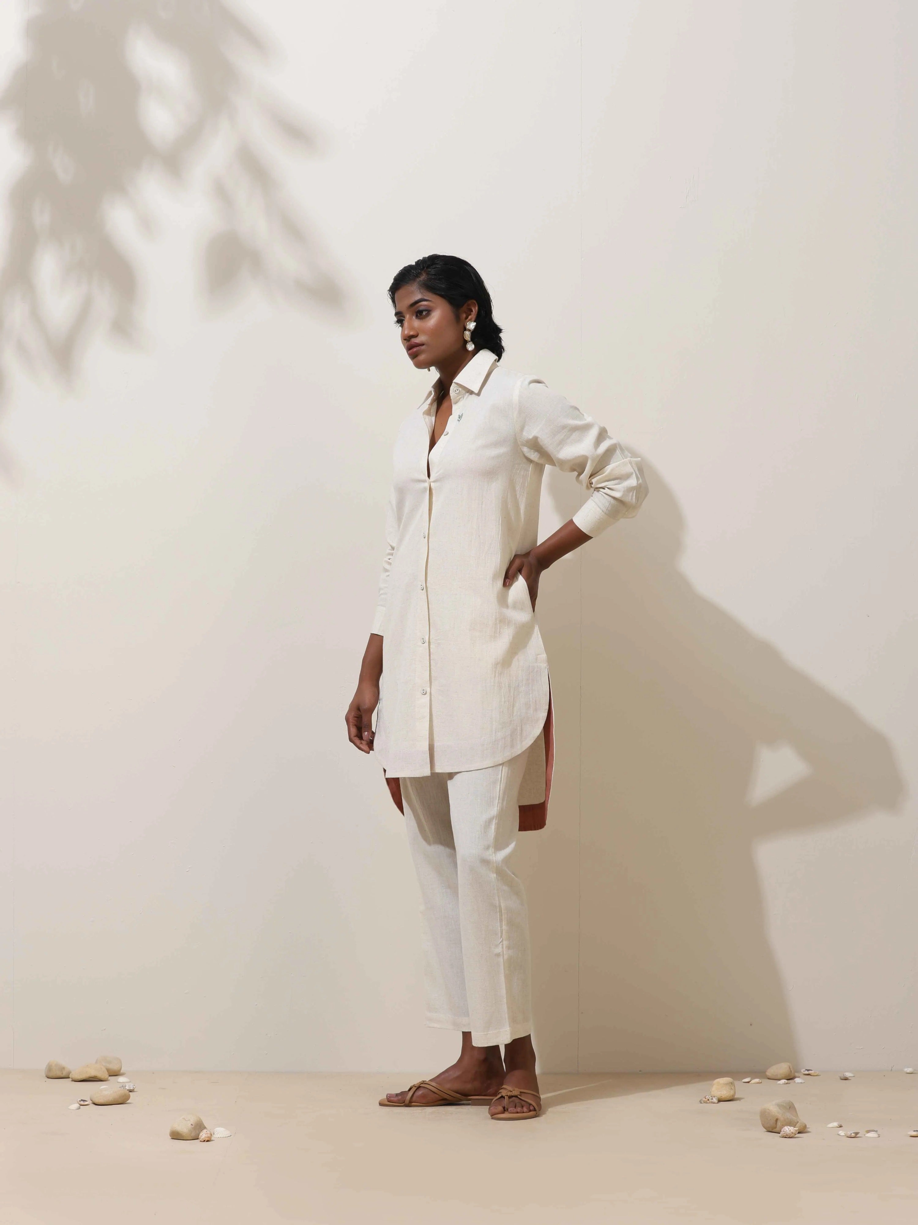 trueBrowns Off-White Cotton Linen Kurta Co-Ord Set - Distacart