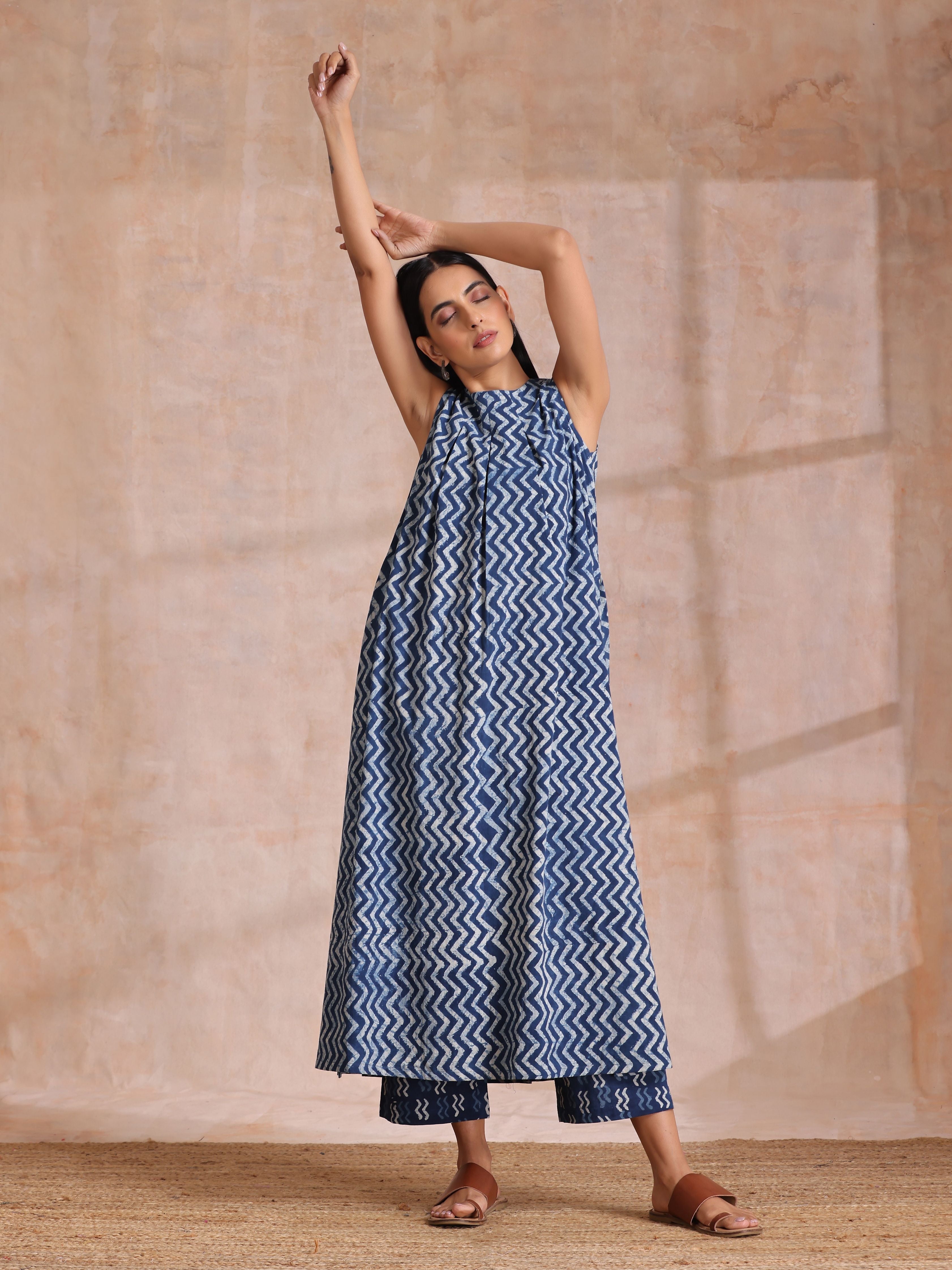 trueBrowns Indigo Dabu Zig-Zag Lines Print Cotton Sleeveless Kurta Pant Set - Distacart