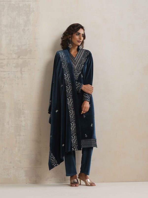 trueBrowns Blue Velvet Embroidered Kurta Pant Dupatta Set - Distacart
