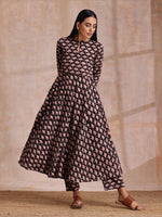 Thumbnail for trueBrowns Black Floral Bagru Print Cotton Flared Kurta Pant Set - Distacart
