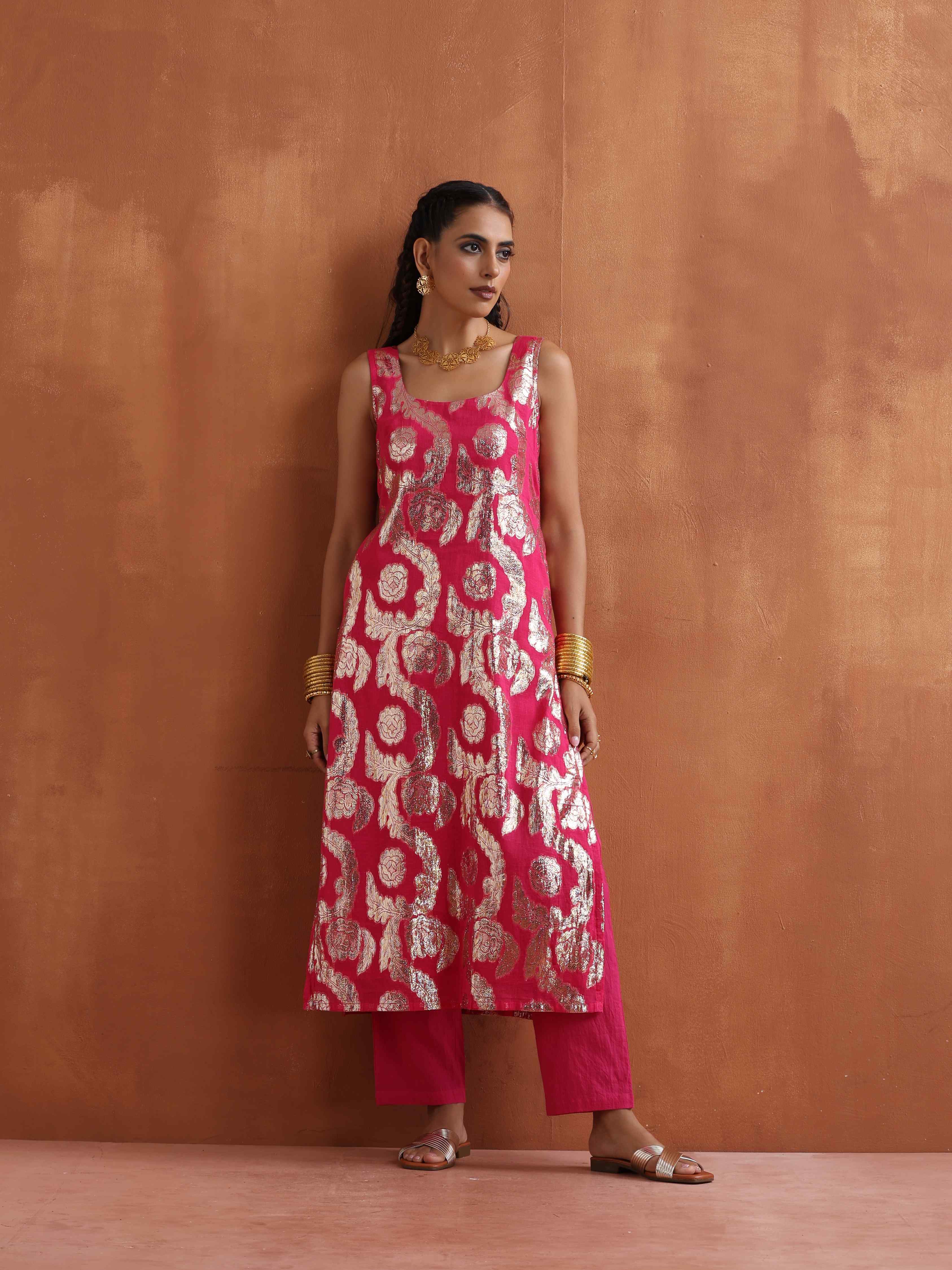 trueBrowns Pink Metallic Straight Kurta Set - Distacart