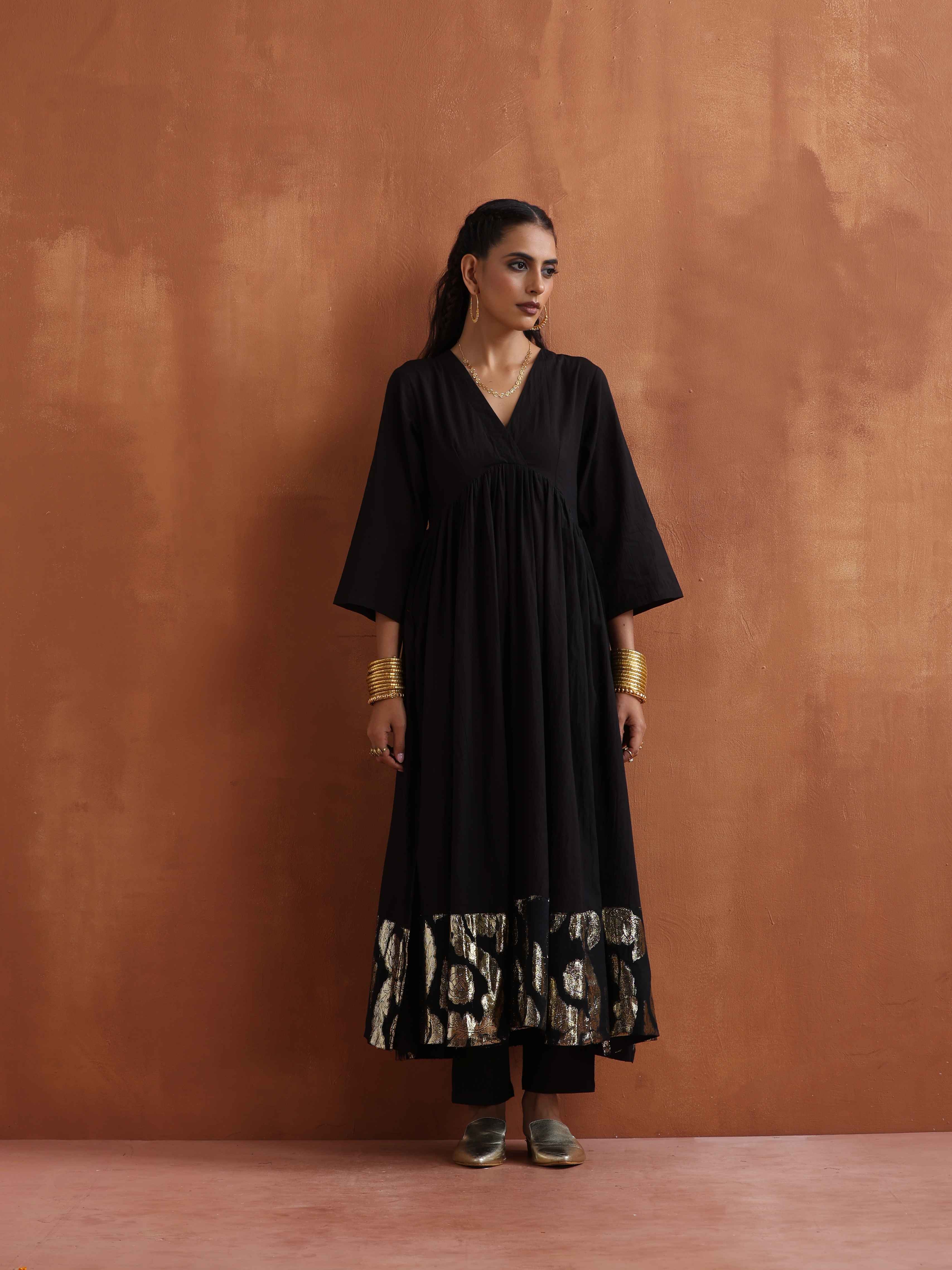 trueBrowns Black Metallic Flared Anarkali Kurta Set - Distacart