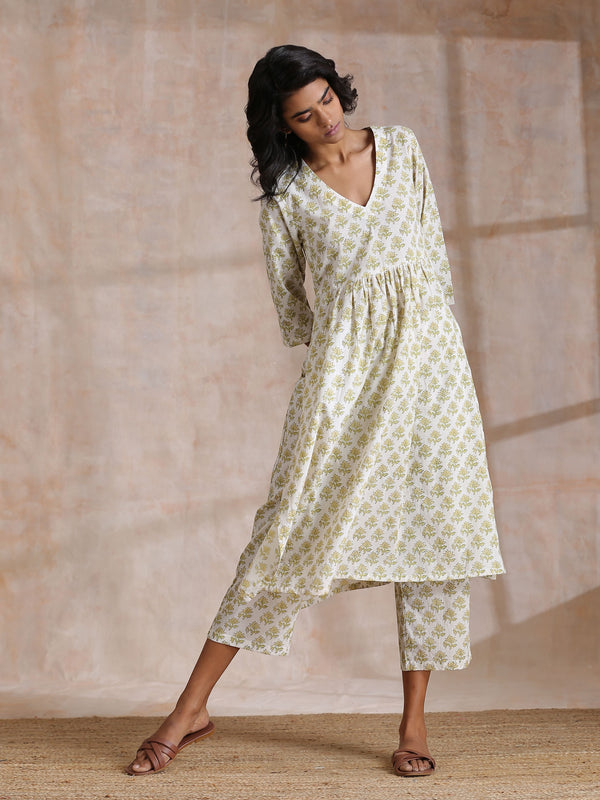trueBrowns Green Buta On Off White Block Print Cotton Slit Gathered Kurta Set - Distacart