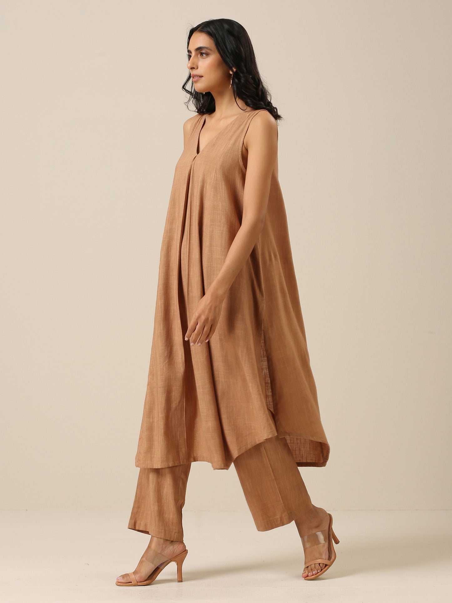 trueBrowns Beige Slub Texture Sleeveless Flared Kurta Pant Set - Distacart
