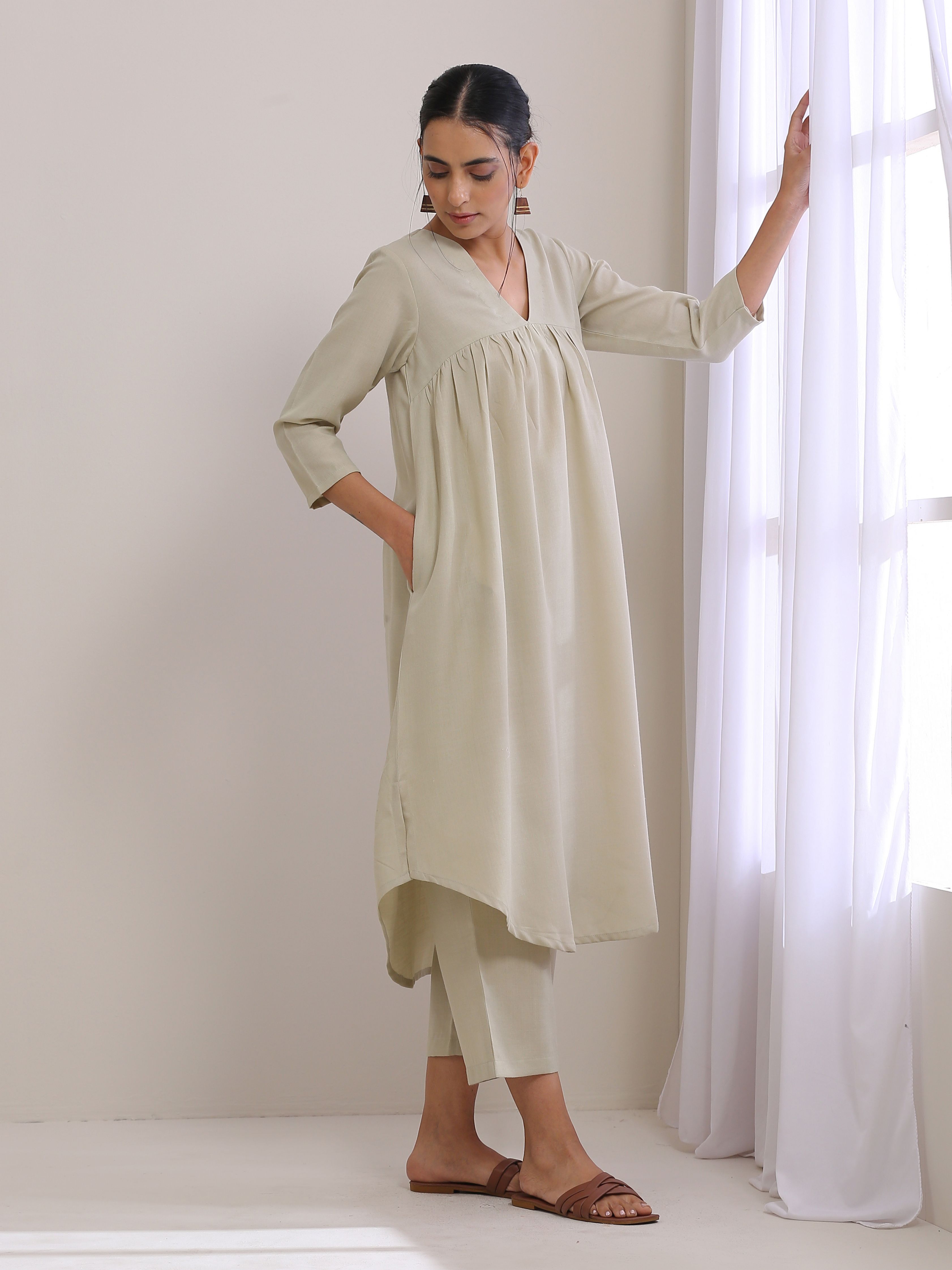 trueBrowns Light Grey Slub Gathered Kurta Pant Set - Distacart