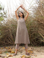 Thumbnail for trueBrowns Grey Cotton Embroidered S/L Kurta Set