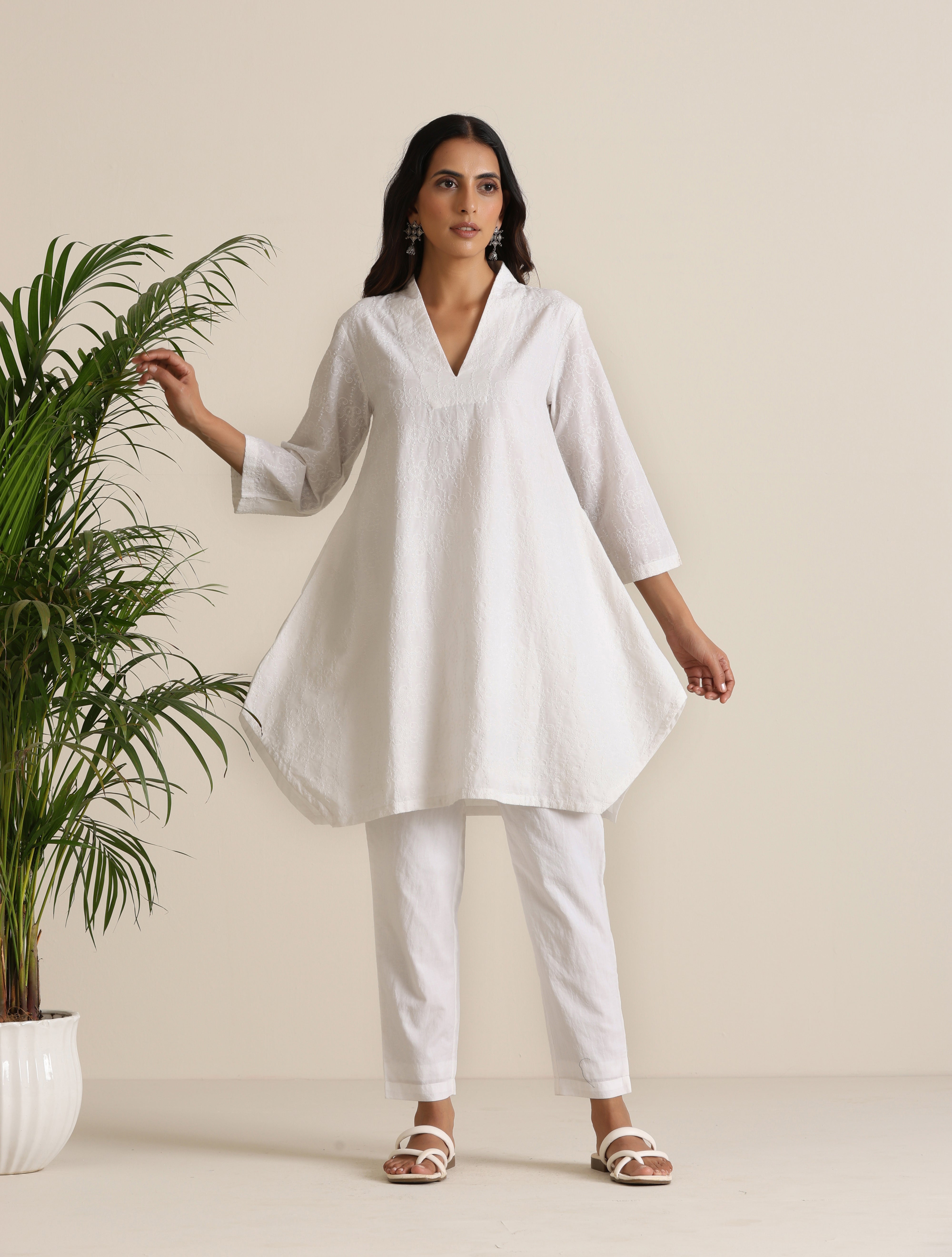 trueBrowns White Cotton Embroidered Co-ord Set - Distacart