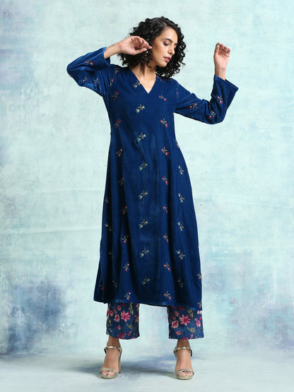 trueBrowns Blue Embroidered Velvet High Slit Kurta - Distacart