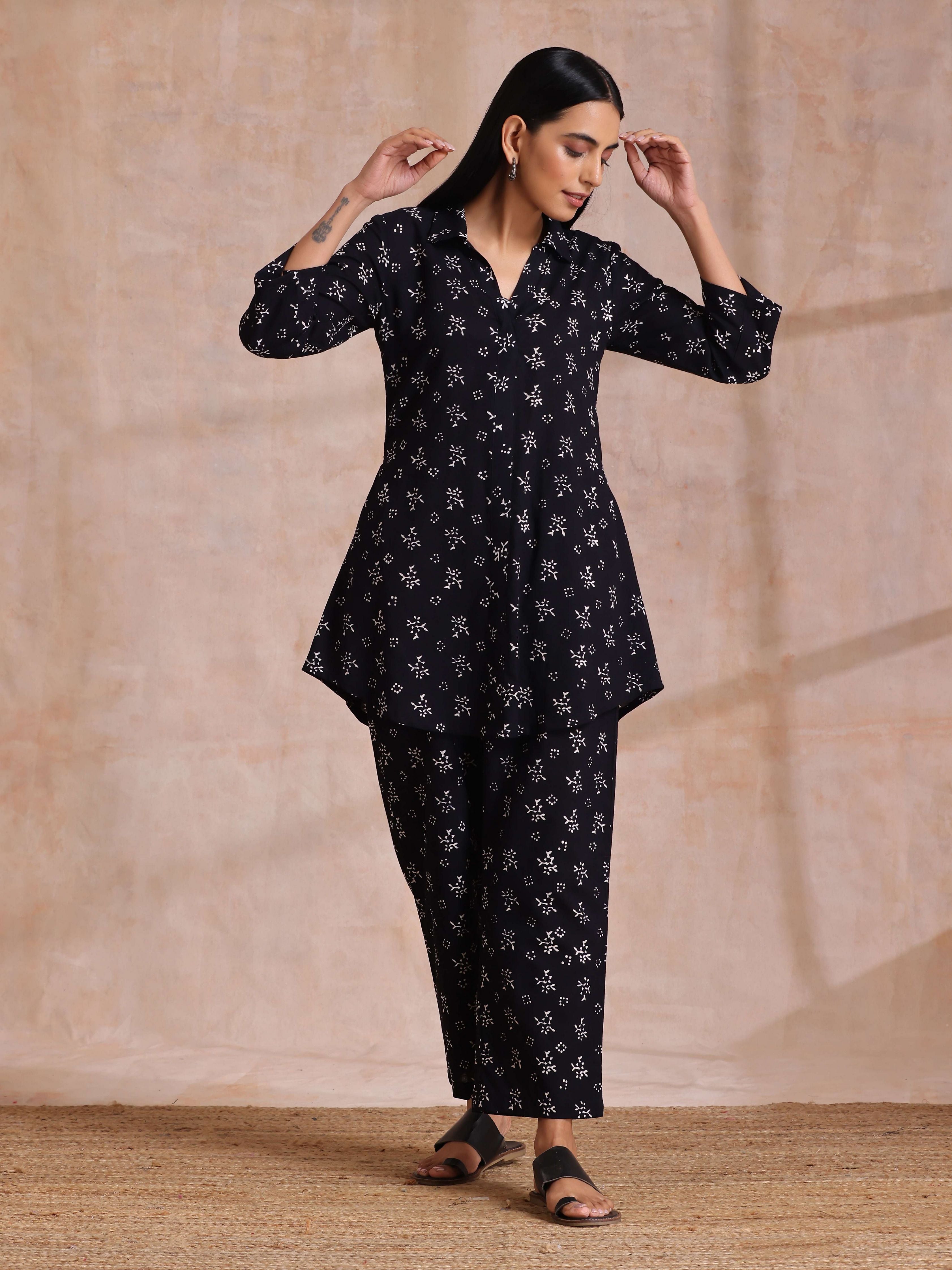 trueBrowns Black White Floral Print Cotton Collar Short Co-Ord Set - Distacart