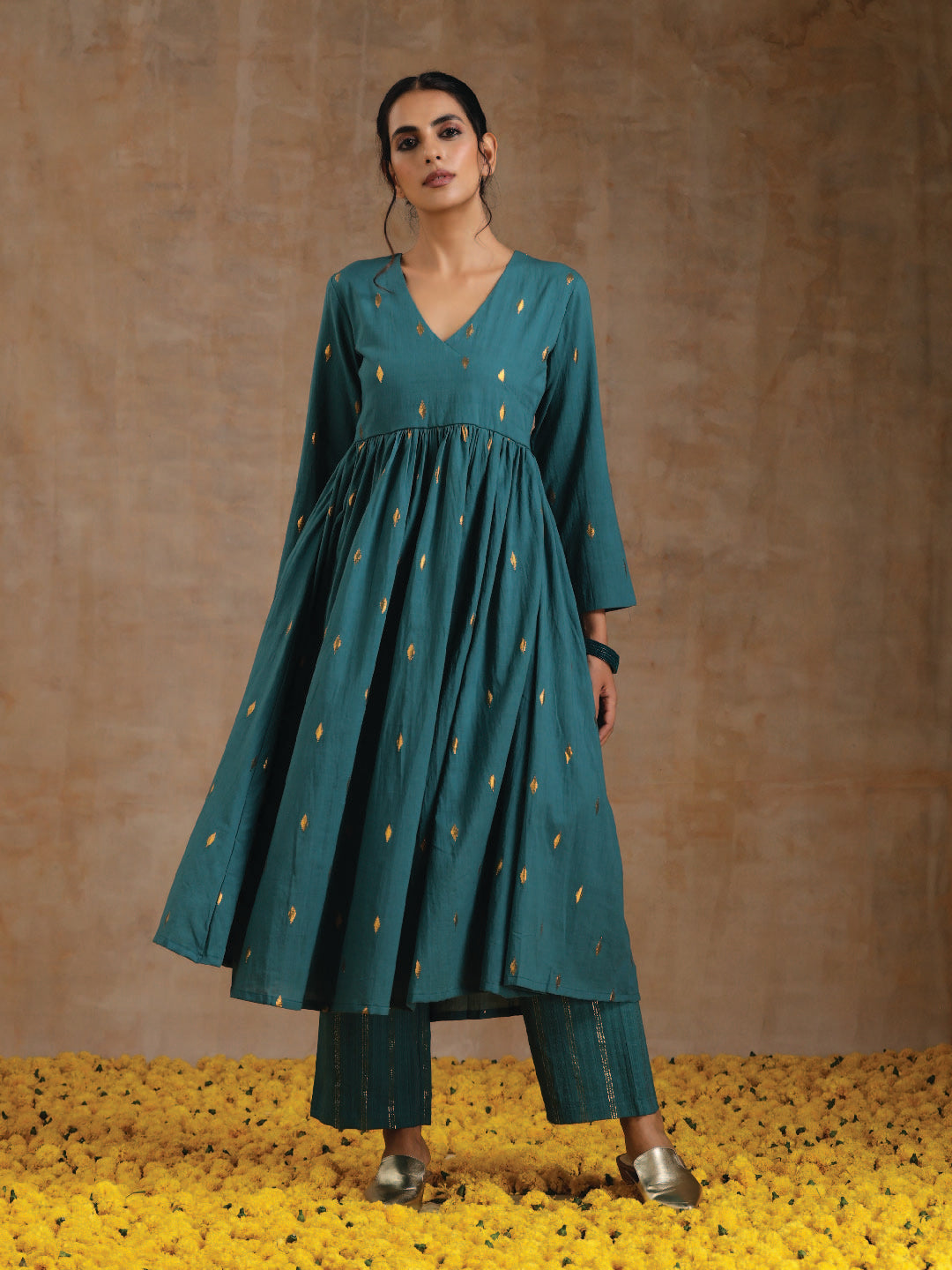 trueBrowns Deep Sea Gold Cotton Kalidar Kurta Set - Distacart