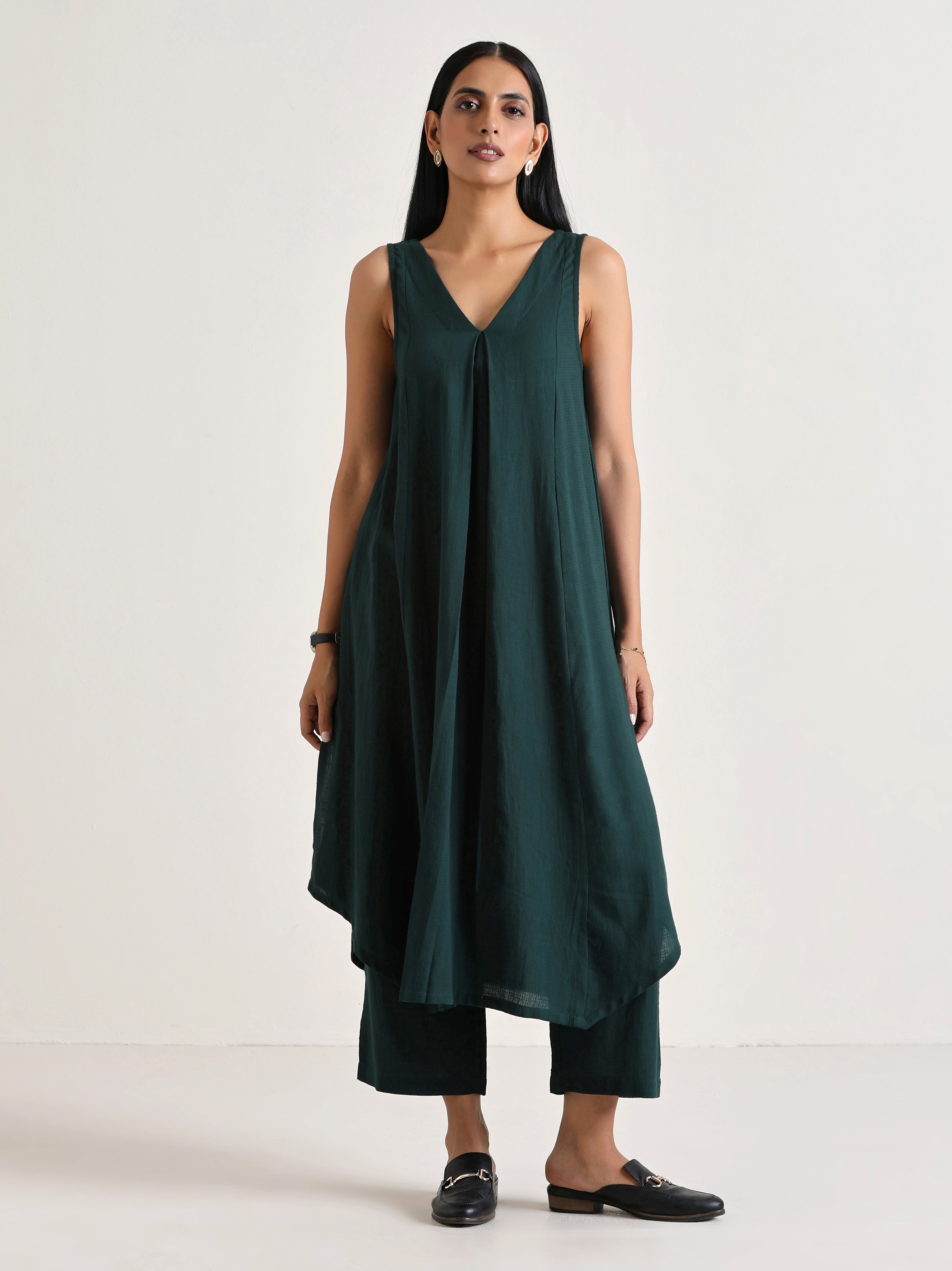 trueBrowns Dark Green Sleeveless Flared Kurta Pant Set - Distacart