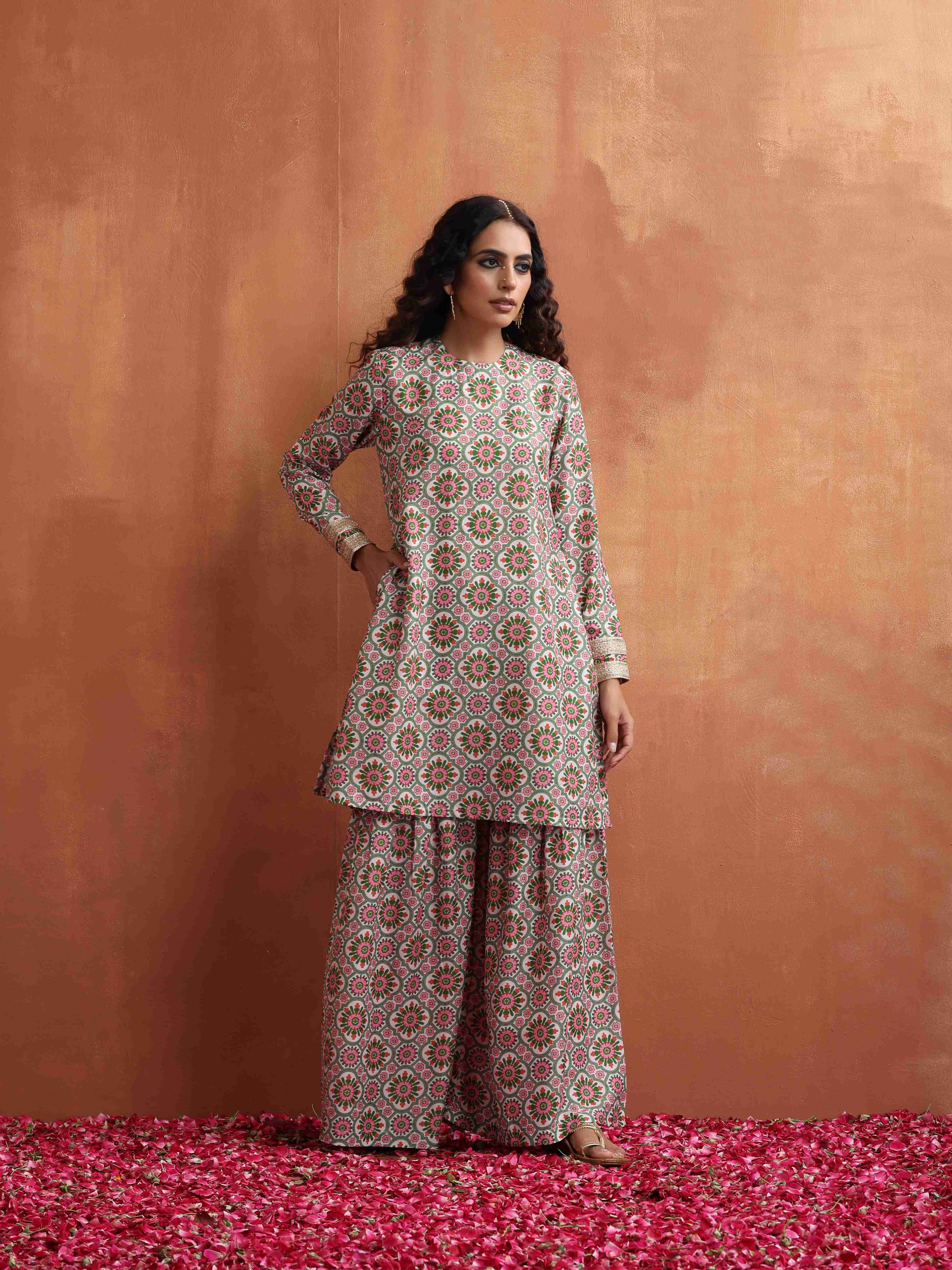 trueBrowns Off White Geometric Print Sharara Set - Distacart