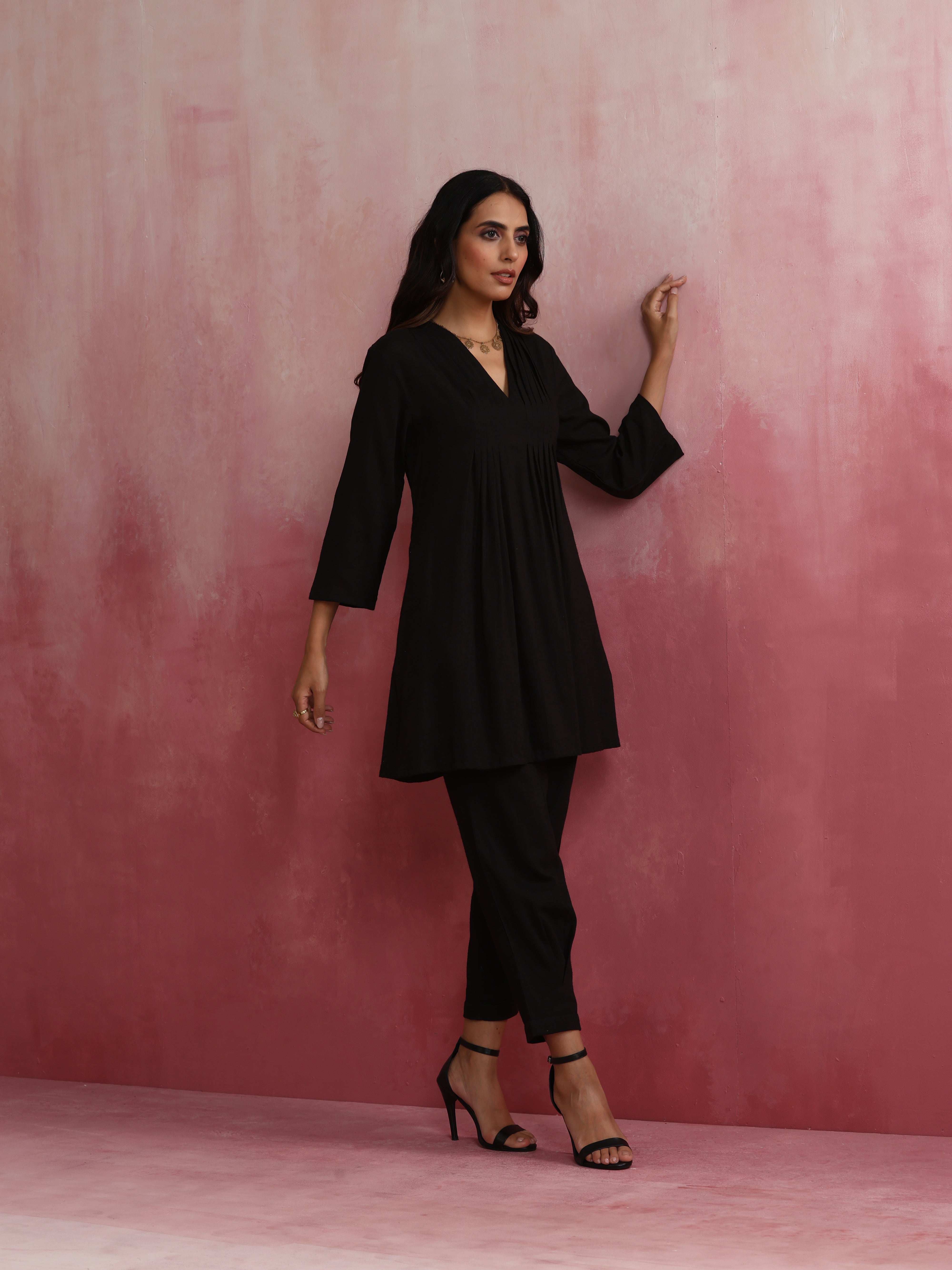 trueBrowns Black Viscose Slub Pleated Kurta Co-ord Set - Distacart
