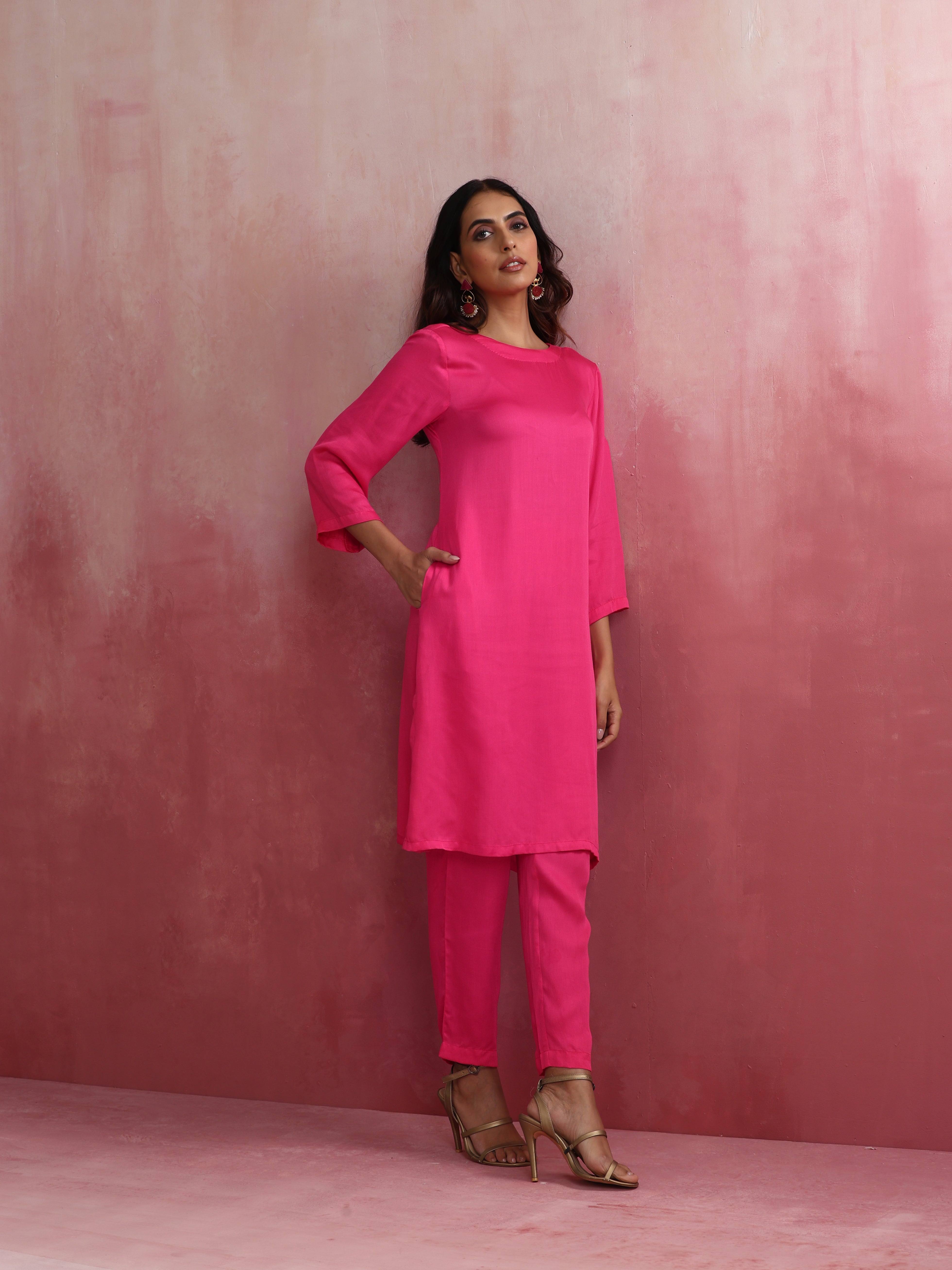 trueBrowns Pink Modal Round Neck Kurta Co-ord Set - Distacart
