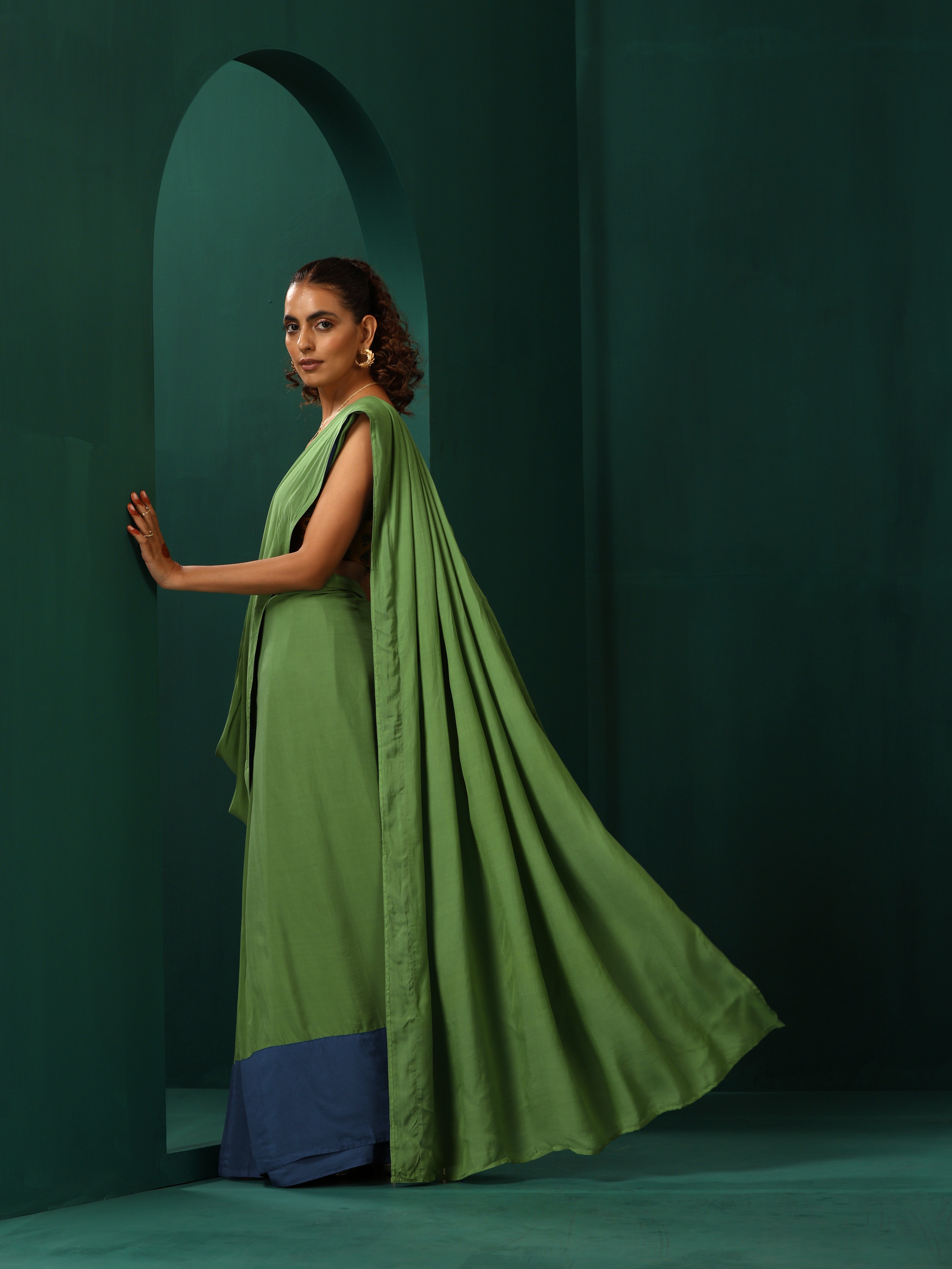 trueBrowns Green Muslin Silk Ready to Wear Saree - Distacart