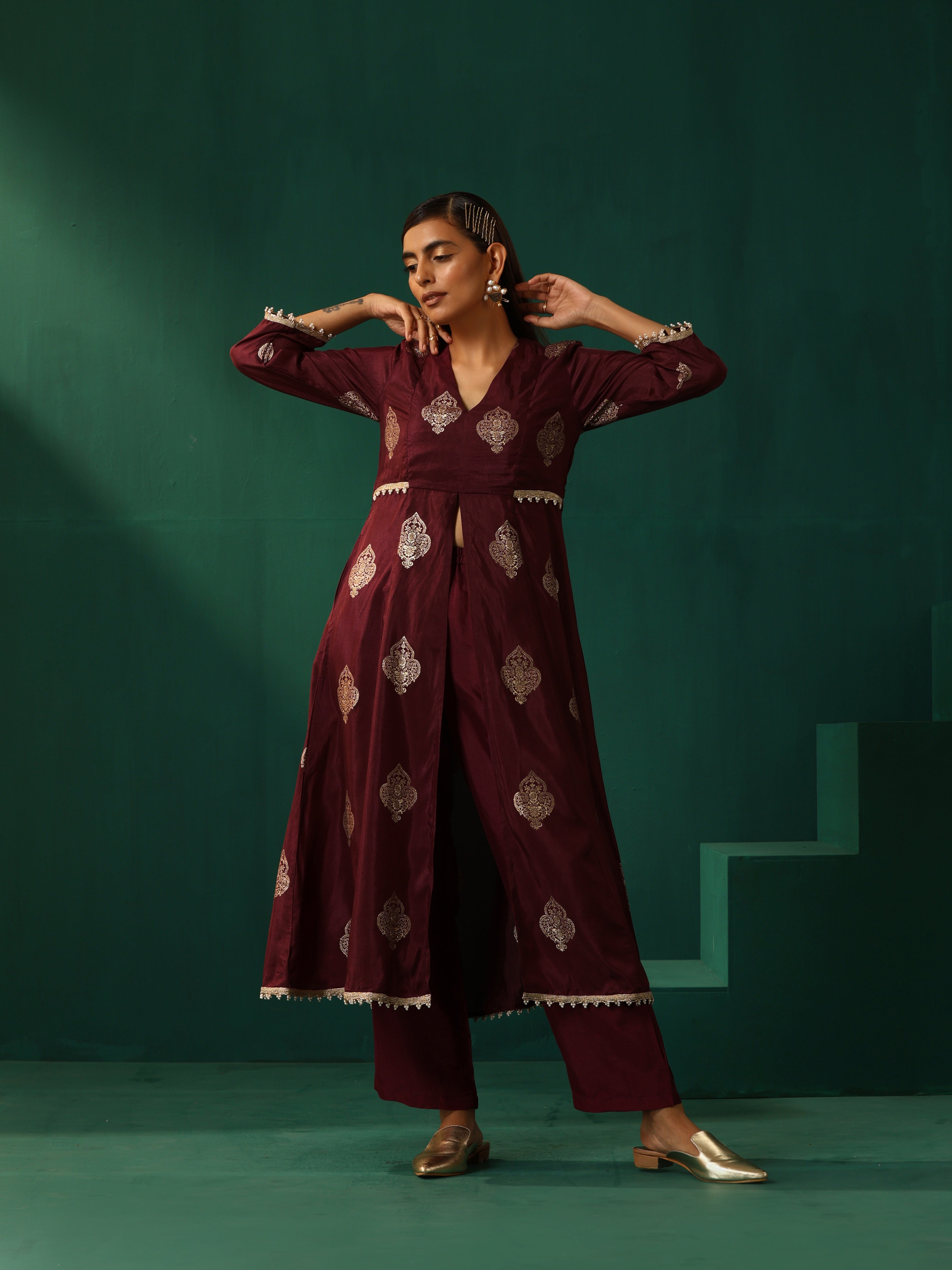 trueBrowns Wine Geometric Viscose Silk V-Neck Front Slit Kurta Pant Set - Distacart