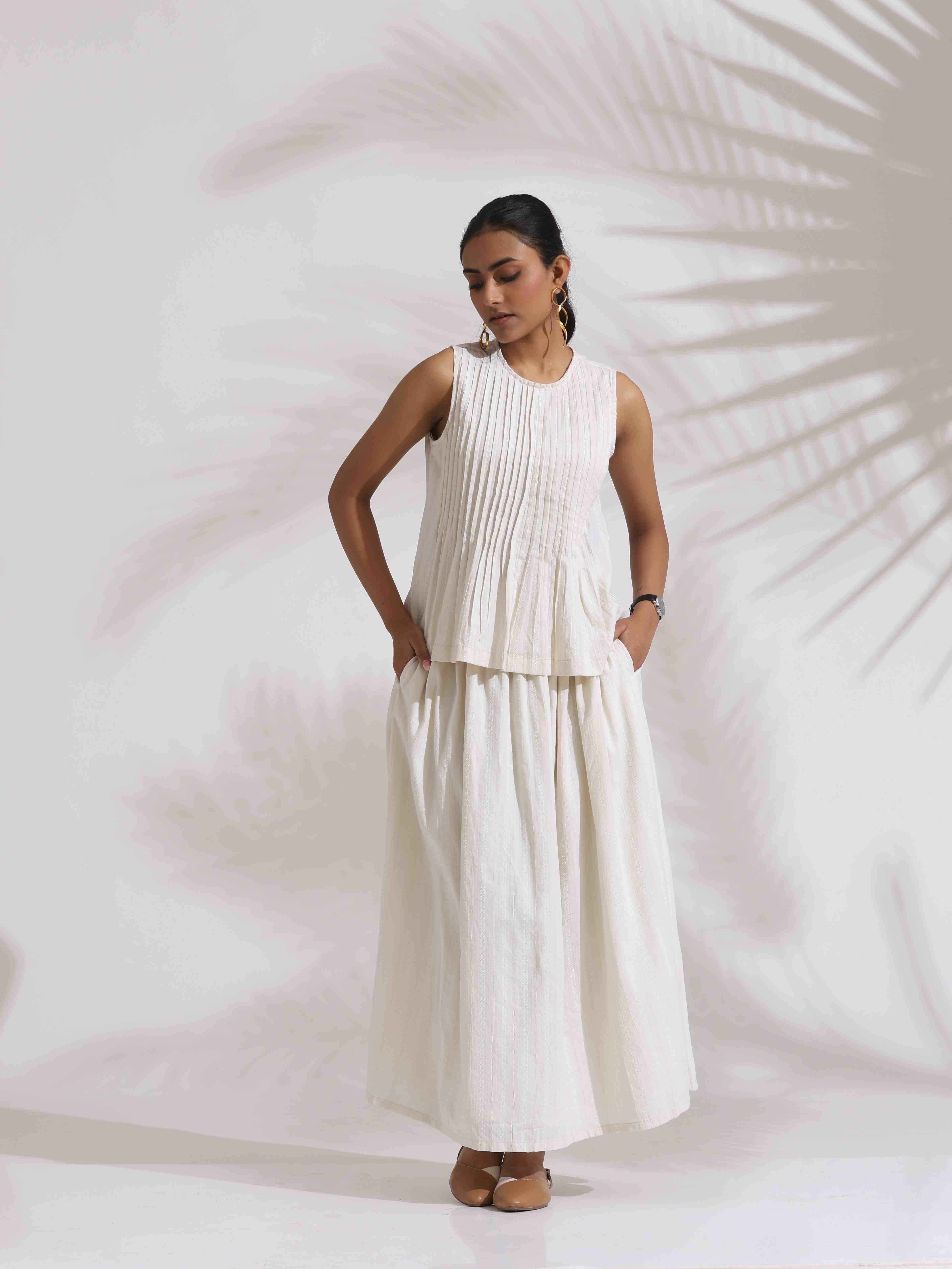 trueBrowns Off-White Cotton Skirt Co-ord Set - Distacart