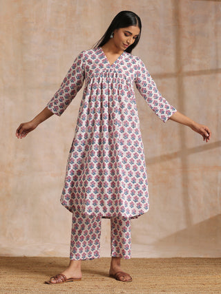 trueBrowns White With Pink Blue Floral Block Print Cotton Flared Slit Kurta Pant Set - Distacart