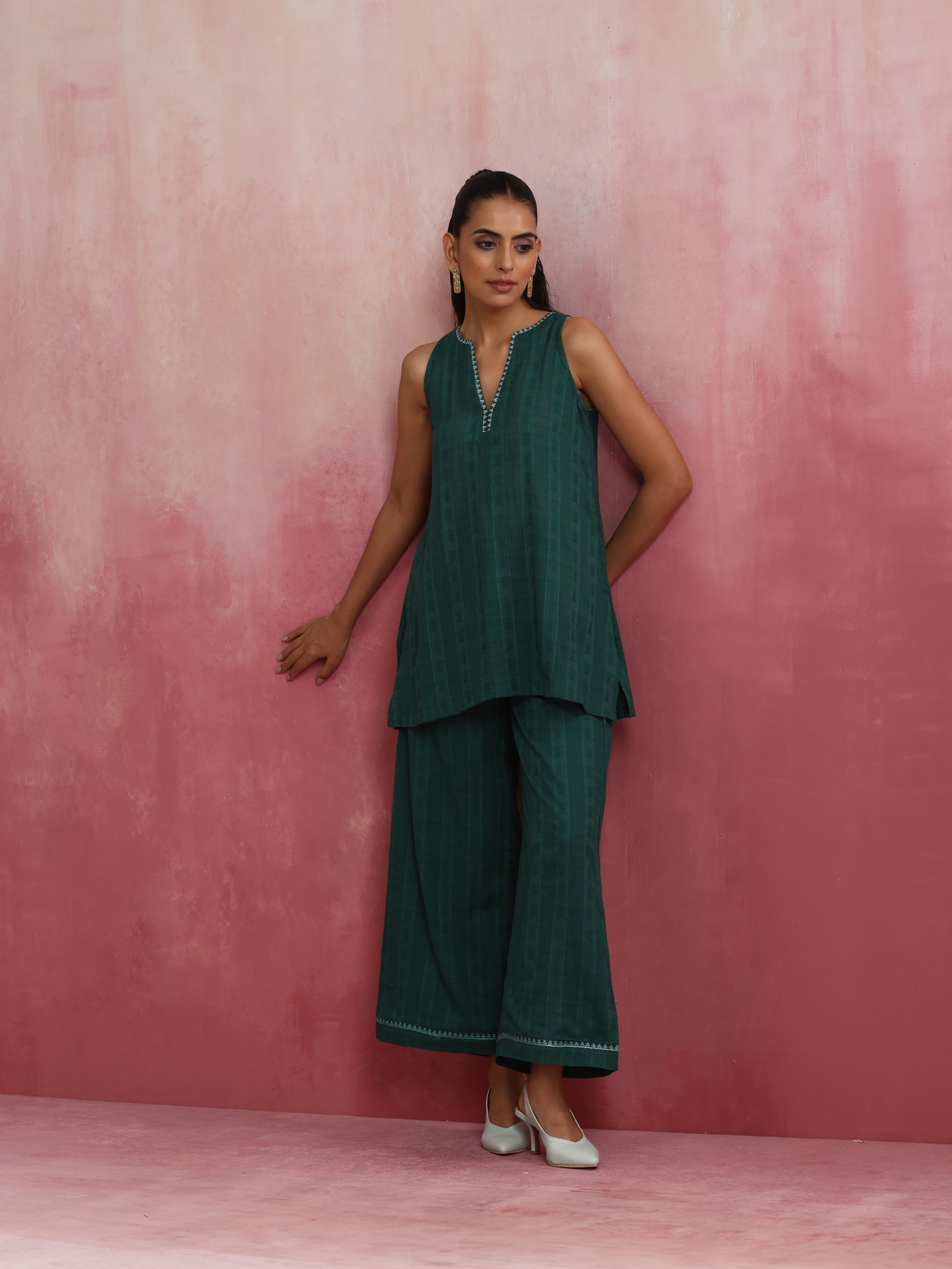 trueBrowns Dark Green Cotton Dobby Kurta Co-ord set - Distacart