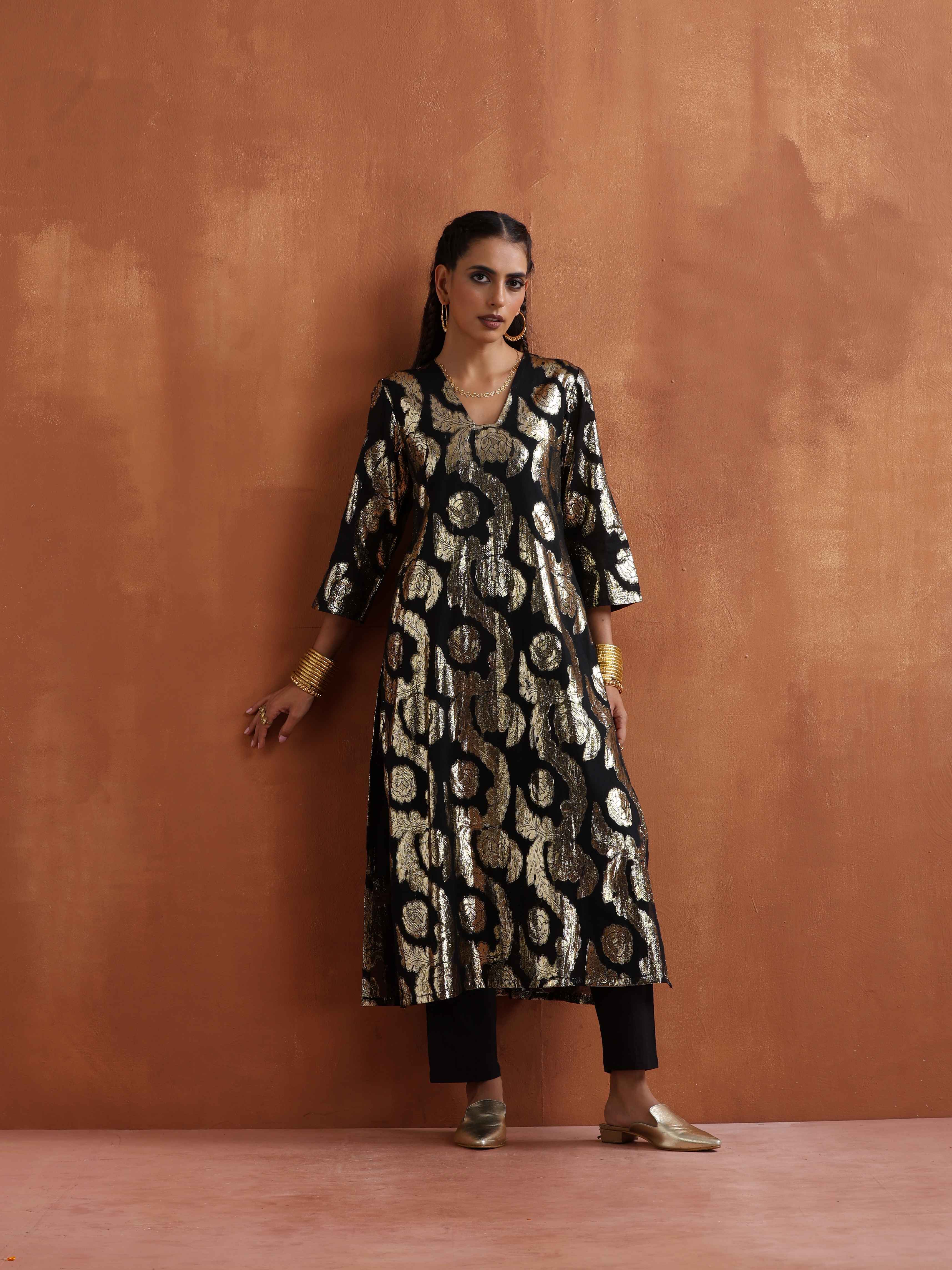 trueBrowns Black Metallic High Slit Kurta Set - Distacart