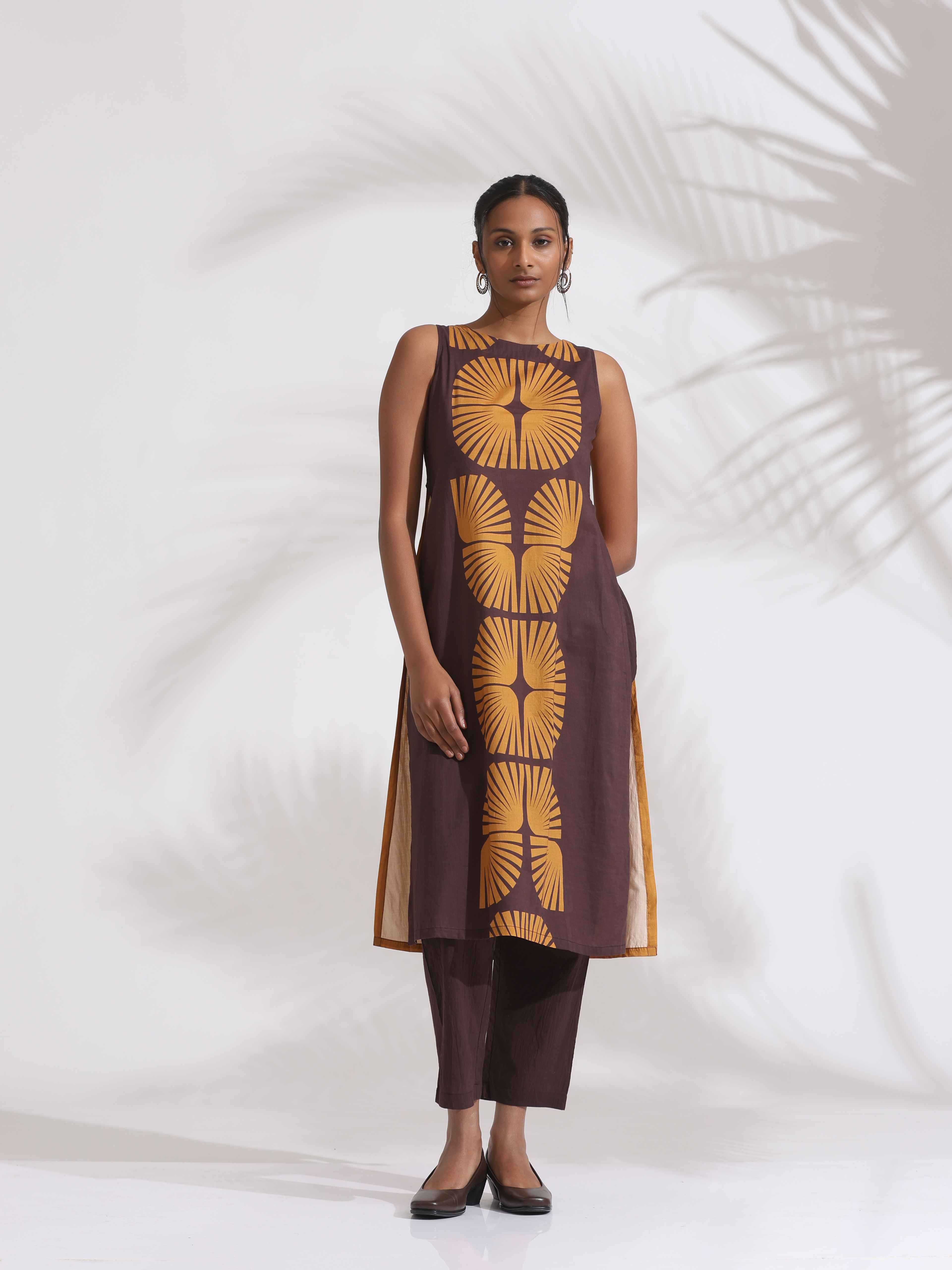 trueBrowns Brown Cotton Print Sleeveless Kurta Set - Distacart