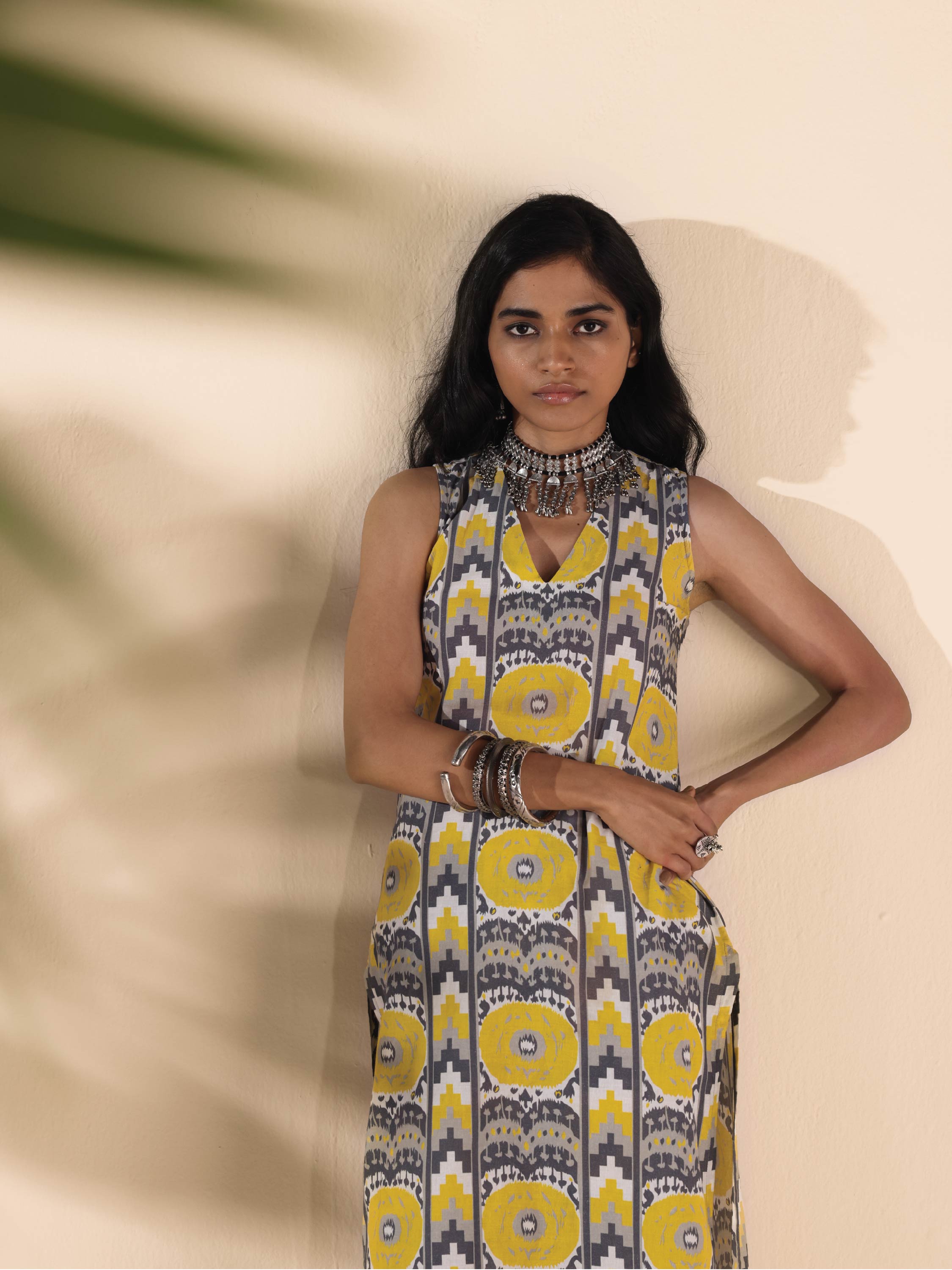 trueBrowns Yellow Cotton Ikat Sleeveless Kurta Pant Set - Distacart