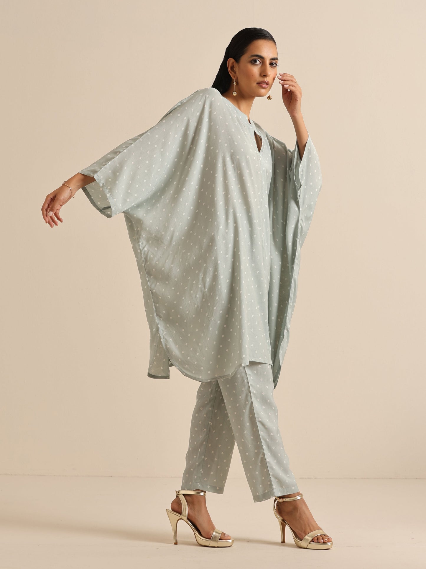 trueBrowns Grey Bandhani Printed Silk Kaftan Co-Ord Set - Distacart