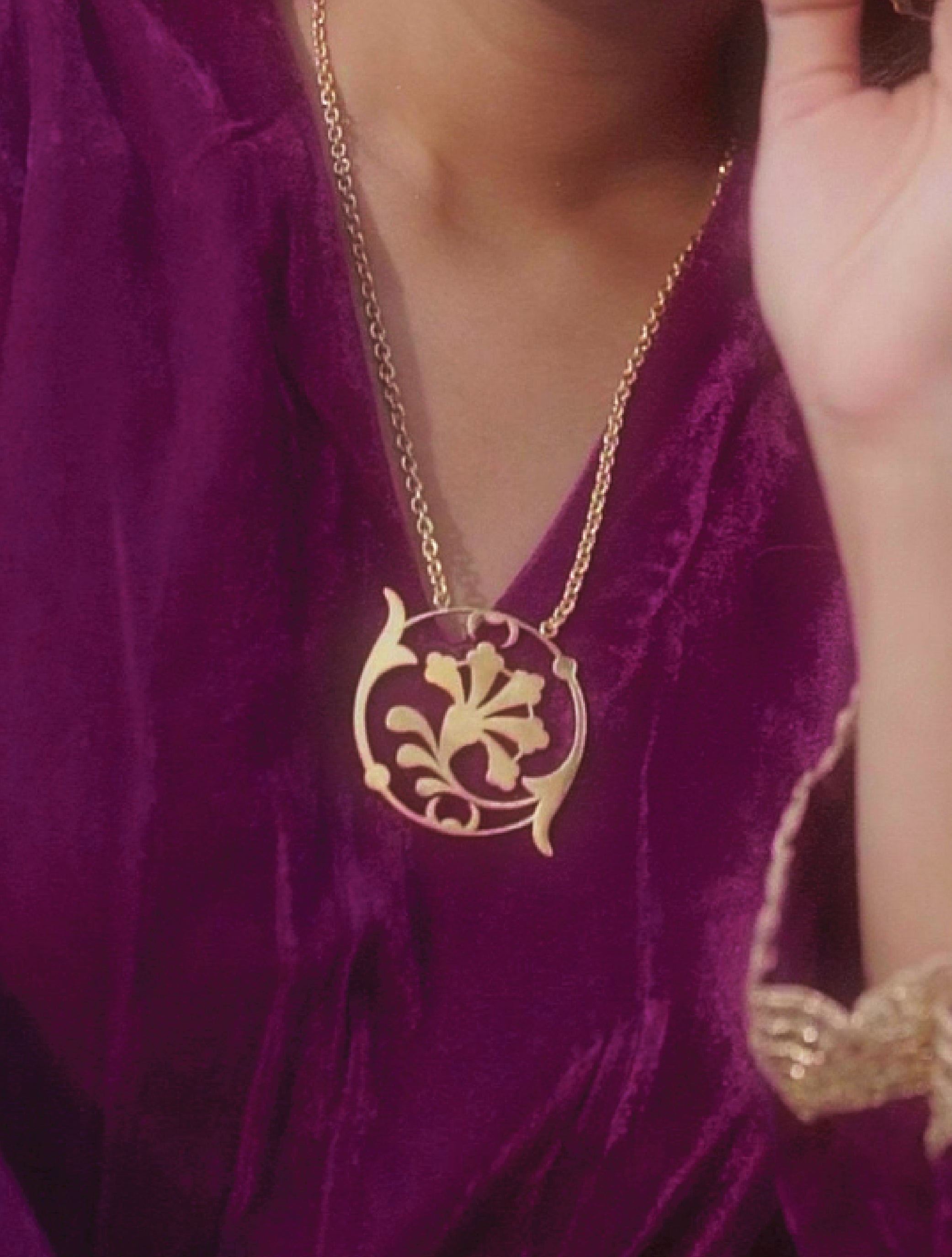 trueBrowns Gold-Polished Pendant Necklace - Distacart