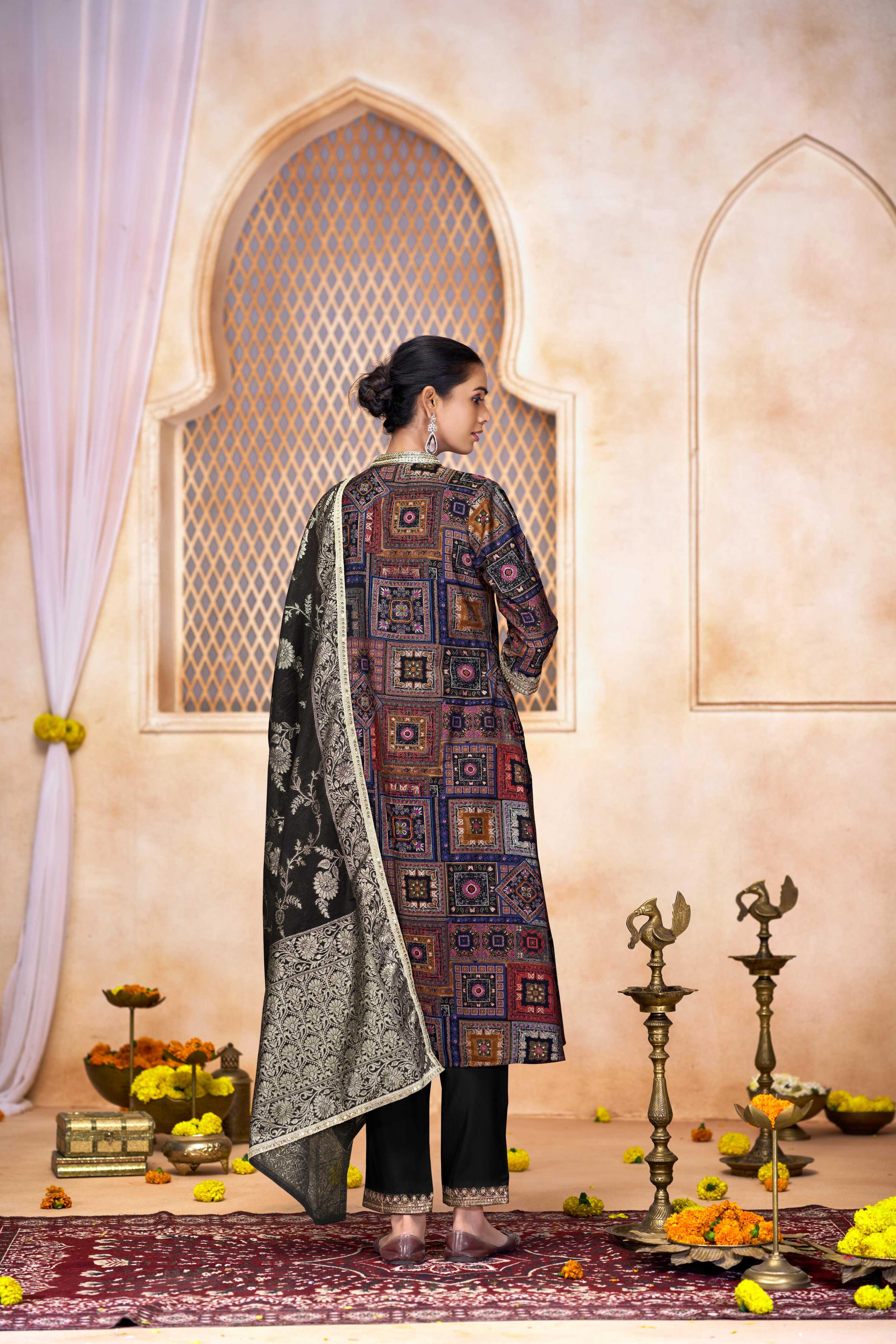 BulBul Rashmi Abstract Printed Black Kurta Set with Dupatta